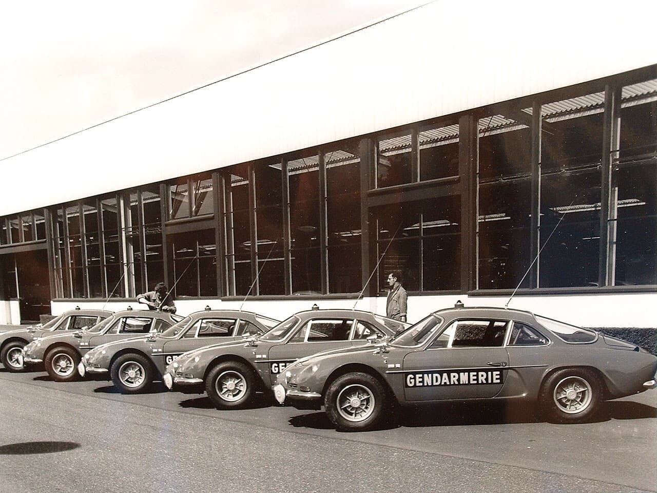 L’a110 1500 Va : L’alpine De Série La Plus Rare 10 Alpine A110 Berlinette Bri Gendarmerie 9 | L’a110 1500 Va : L’alpine De Série La Plus Rare
