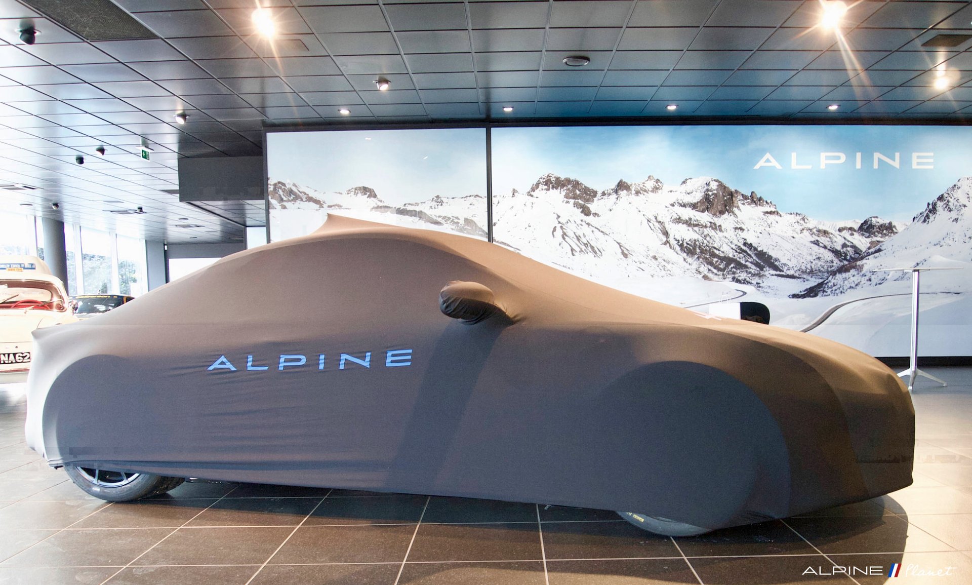 Alpine Planet A110 Cup Pierre Sancinena Cmr Studio Boulogne Rrg Fabien Cuvillier Soirée 2 | Présentation De L'Alpine A110 Cup De Pierre Sancinena