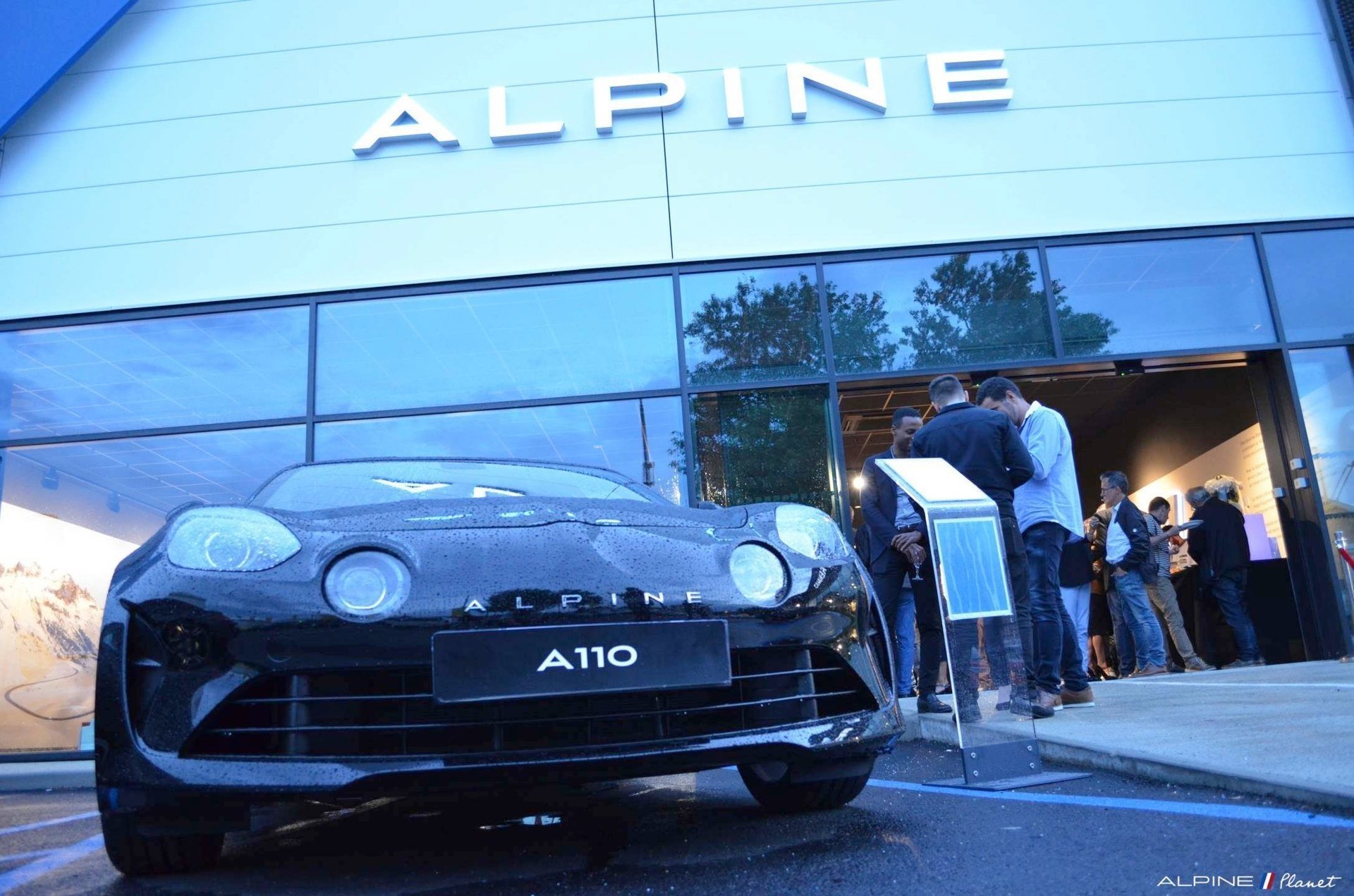 How Alpine Expanded Its French Network To 85 Sales Points 7 Alpine Planet Inauguration Showroom Centre Alpine Toulouse 39 Imp | How Alpine Expanded Its French Network To 85 Sales Points