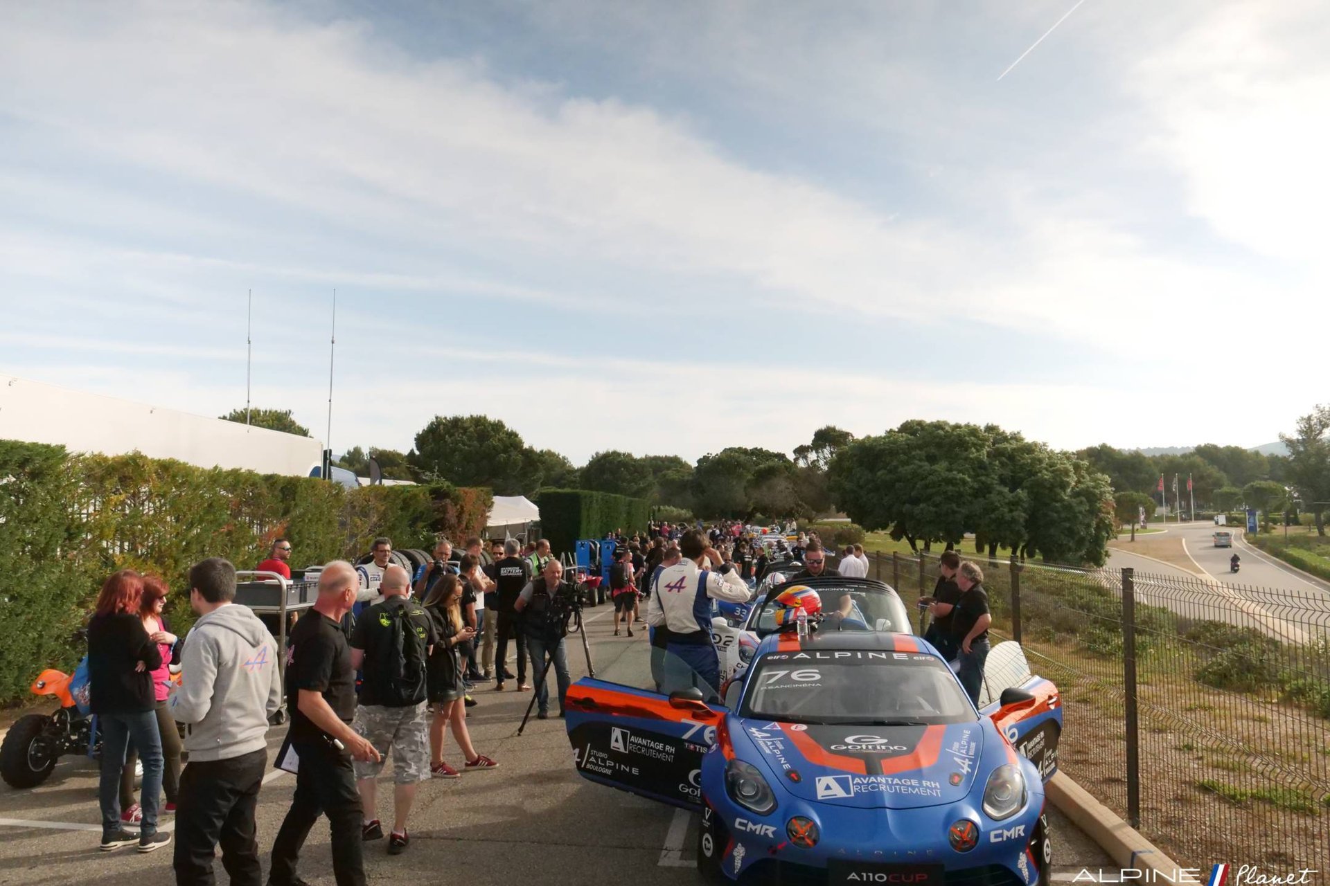 Au Coeur Du Team Cmr Pour Le Retour De L'Alpine Elf Europa Cup 8 Public | Au Coeur Du Team Cmr Pour Le Retour De L'Alpine Elf Europa Cup