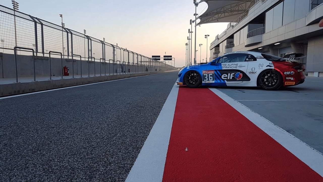 Alpine Confirme Sa Parade Compétition Aux 24 Heures Du Mans 3 Deux Alpine A110 Face Au Reste Du Monde À La Gt4 International Cup De Bahreïn