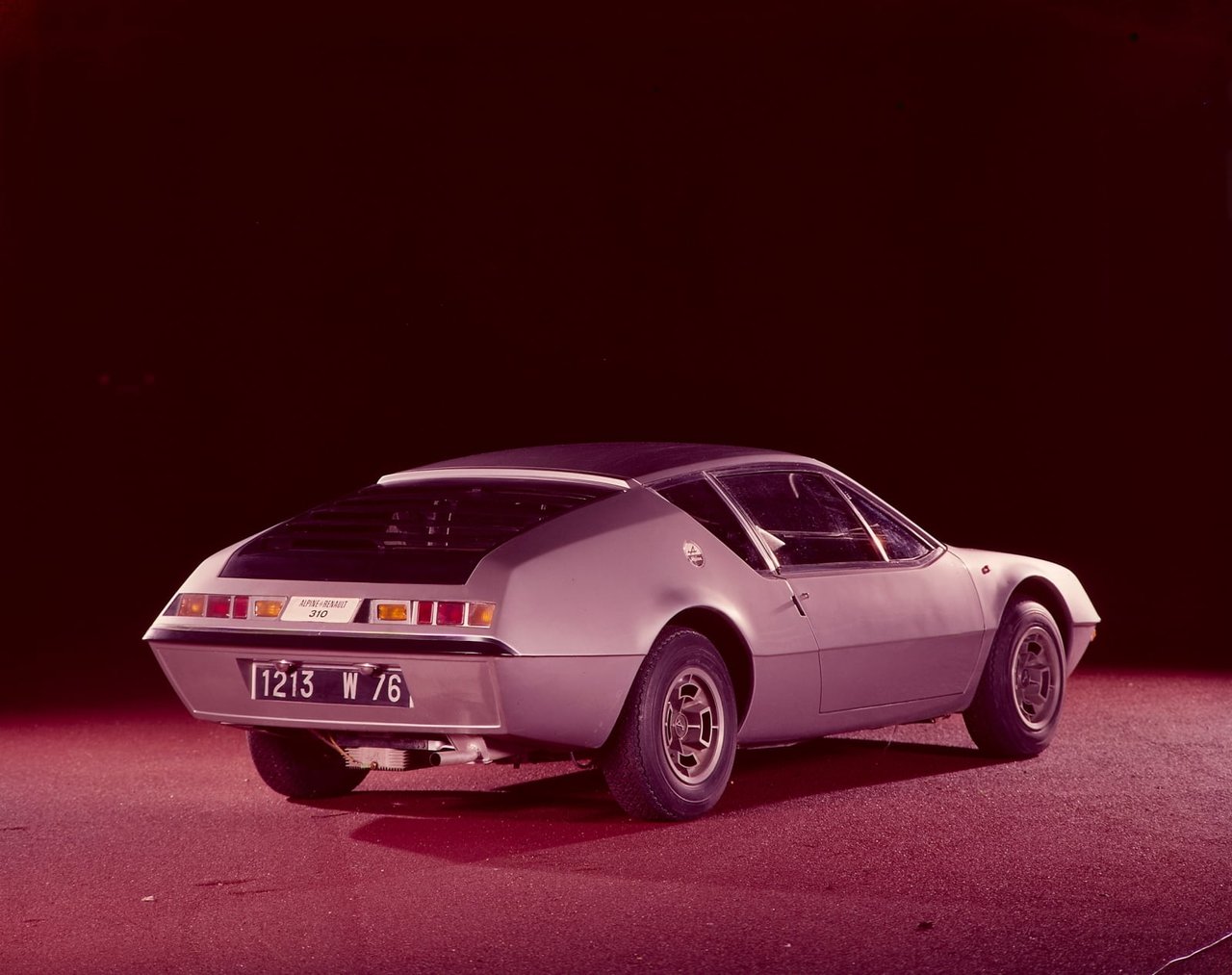 Vitrages Pour Anciennes : Quelles Sont Les Solutions ? 9 Alpine A310 1600 10 | Vitrages Pour Anciennes : Quelles Sont Les Solutions ?