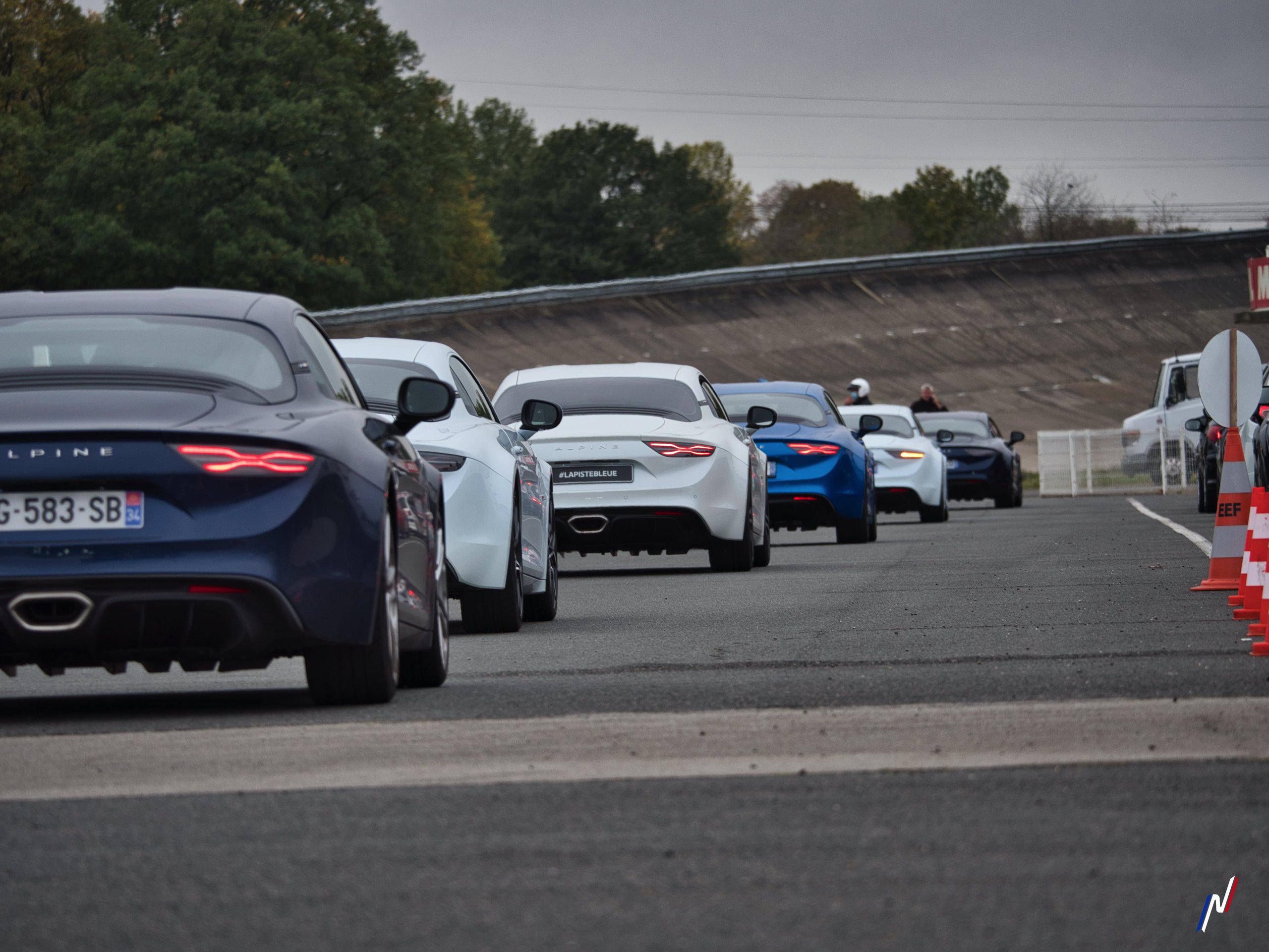 Liberté Egalité Roulez ! Le Plein D'Alpine En 2020 75 Liberte Egalite Roulez Alpine A110 A310 Montlhery 2020 P1300461 Alpine Planet | Liberté Egalité Roulez ! Le Plein D'Alpine En 2020
