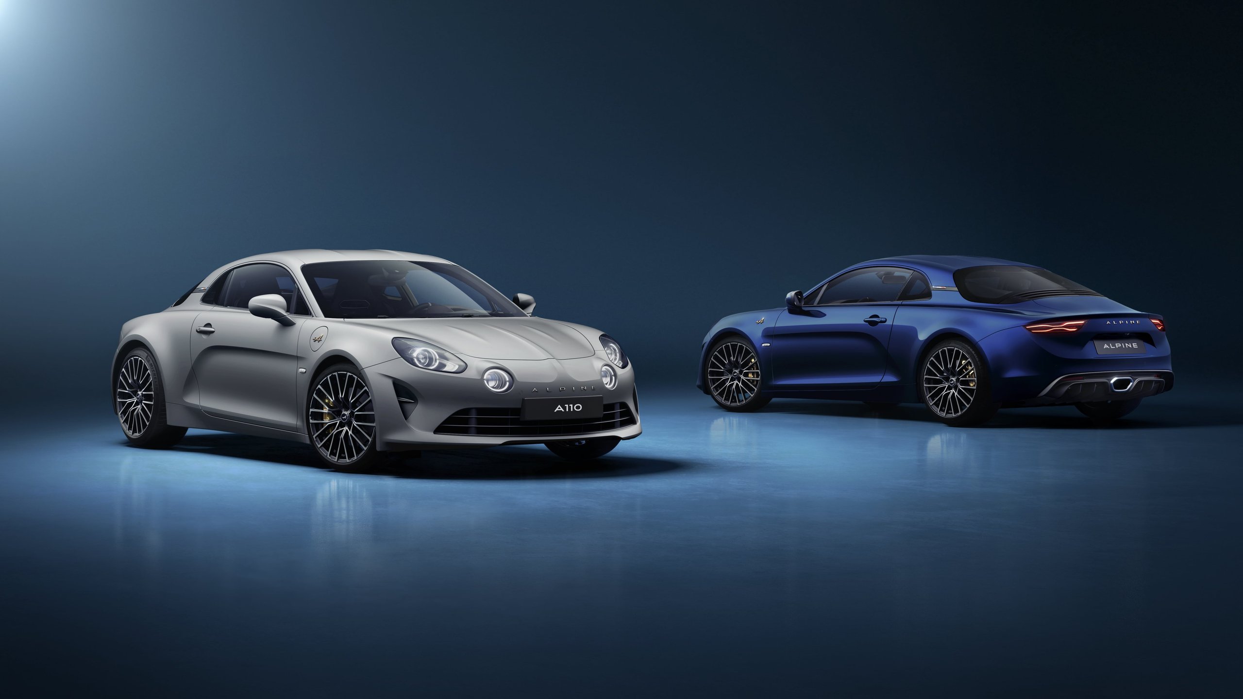 Alpine Mobility : Les Tarifs 2021 De La Location Courte Durée D'Une A110 3 Alpine A110 Légende Gt 2021 Gris Mercure Bleu Abysse 292 Ch