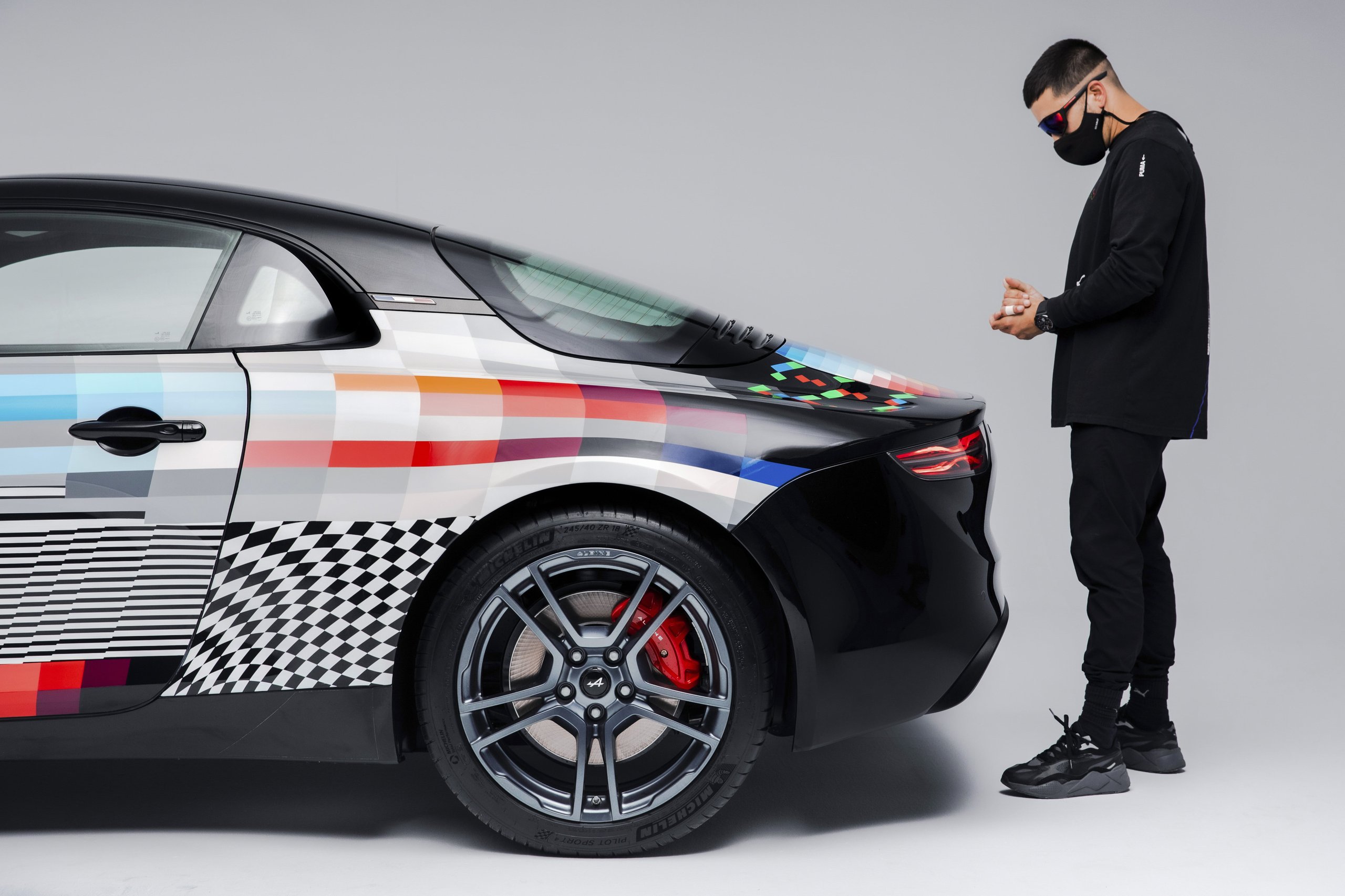 A La Rencontre De L'Alpine A110 X Felipe Pantone Au Art Paris 19 Alpine A110 X Felipe Pantone