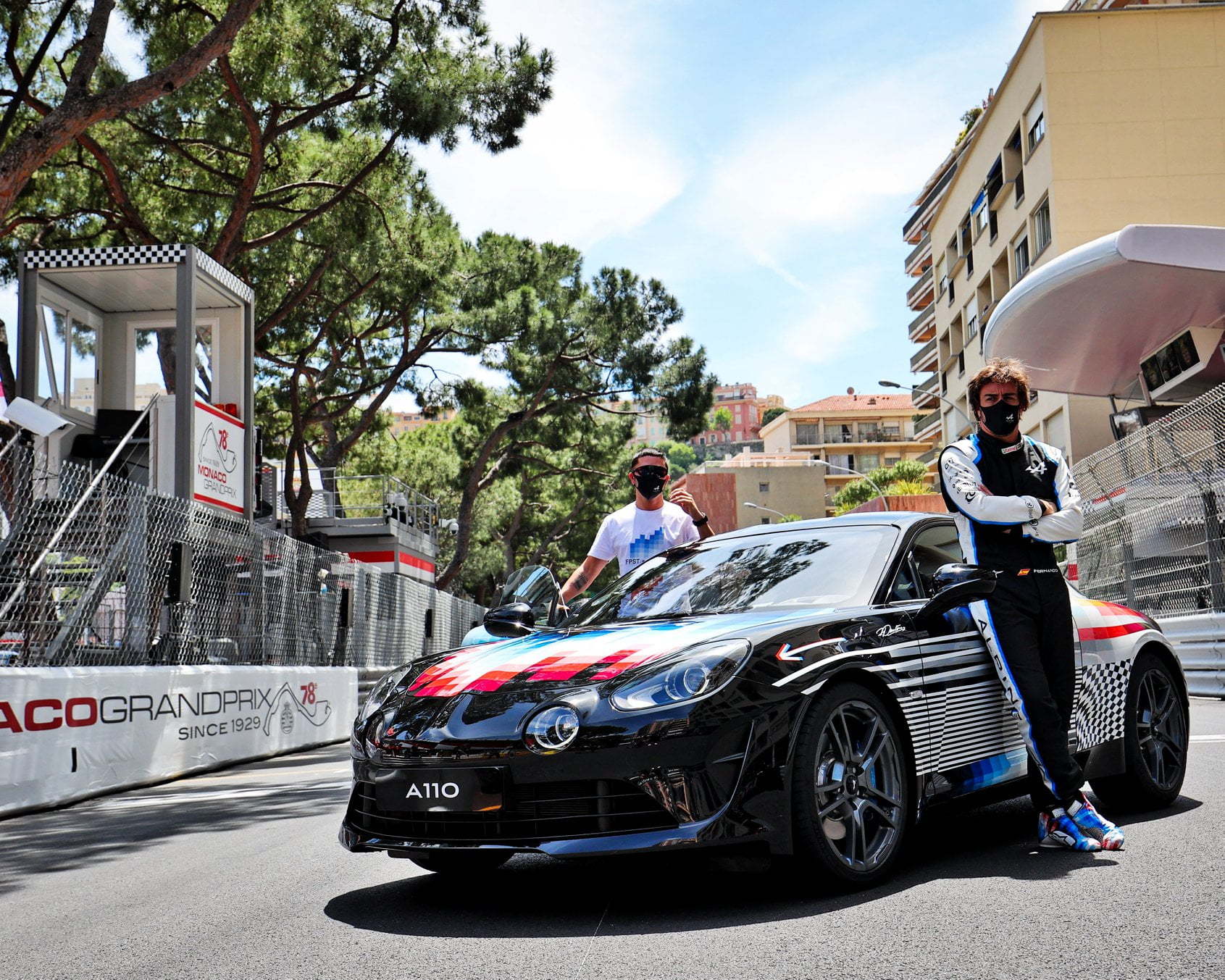 A La Rencontre De L'Alpine A110 X Felipe Pantone Au Art Paris 18 Alpine A110 X Felipe Pantone Monaco F1 Alonso