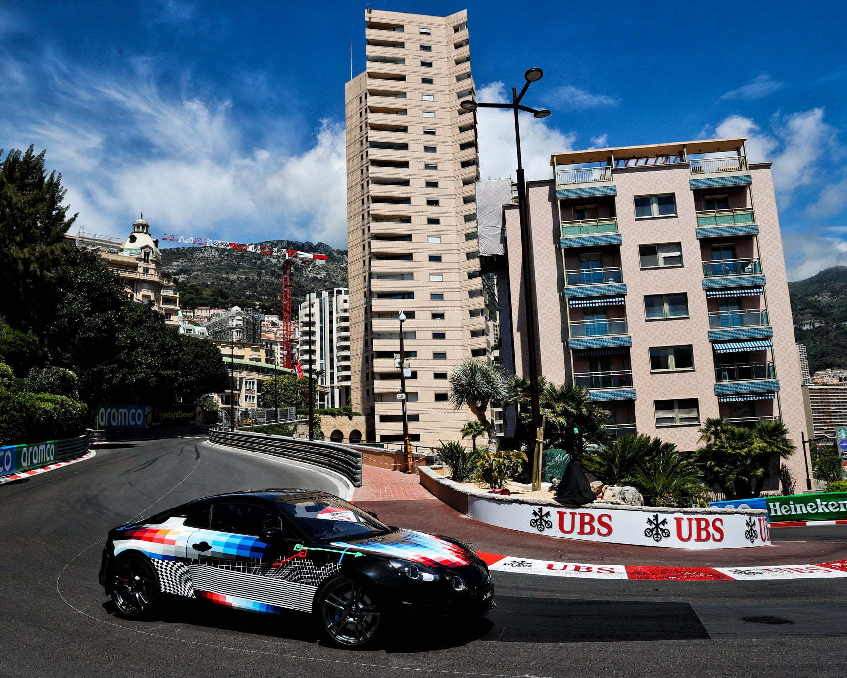 Alpine A110 X Felipe Pantone , Le Plein De Couleurs Pour 125.000€ 21 Alpine A110 X Felipe Pantone Monaco F1 Alonso