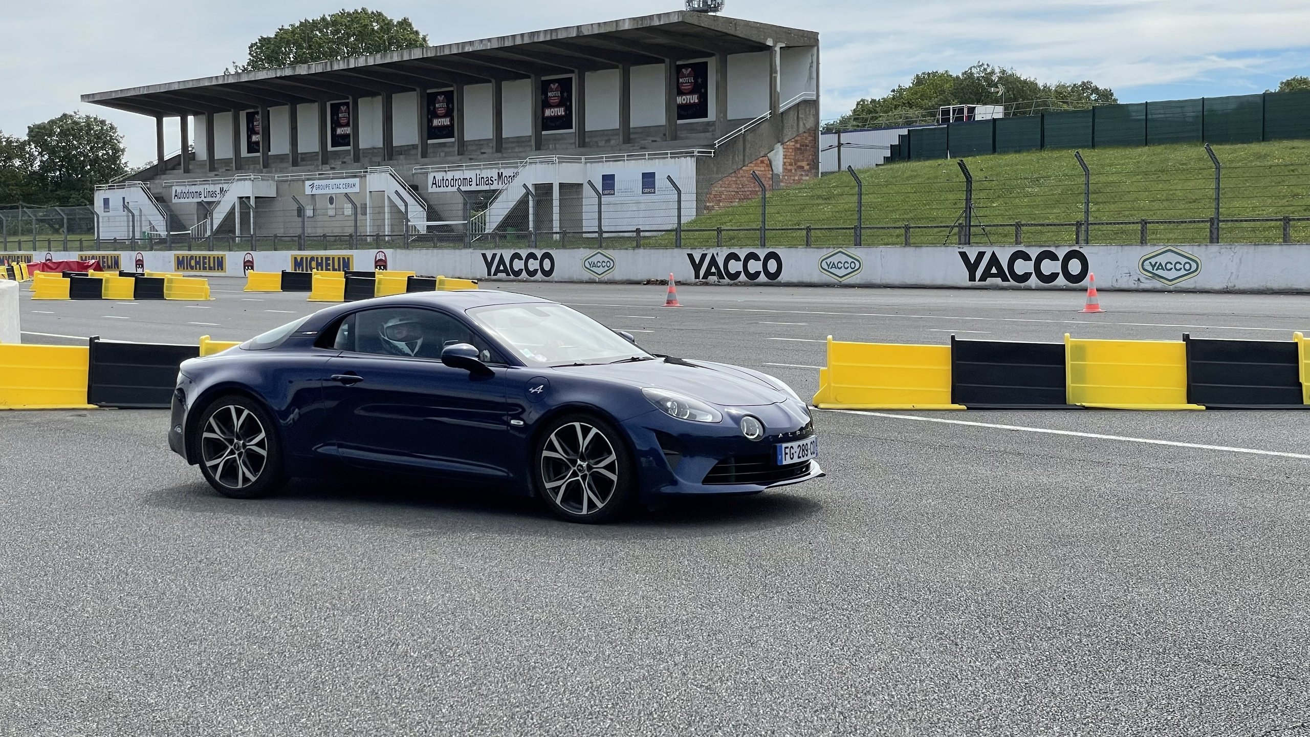 Liberté Égalité Roulez 2021. Le Jour Où Les Nouvelles Alpine A110 Ont Pris Le Dessus. 56 Liberte Egalite Roulez Alpine Montlhery 2021 10 | Liberté Égalité Roulez 2021. Le Jour Où Les Nouvelles Alpine A110 Ont Pris Le Dessus.
