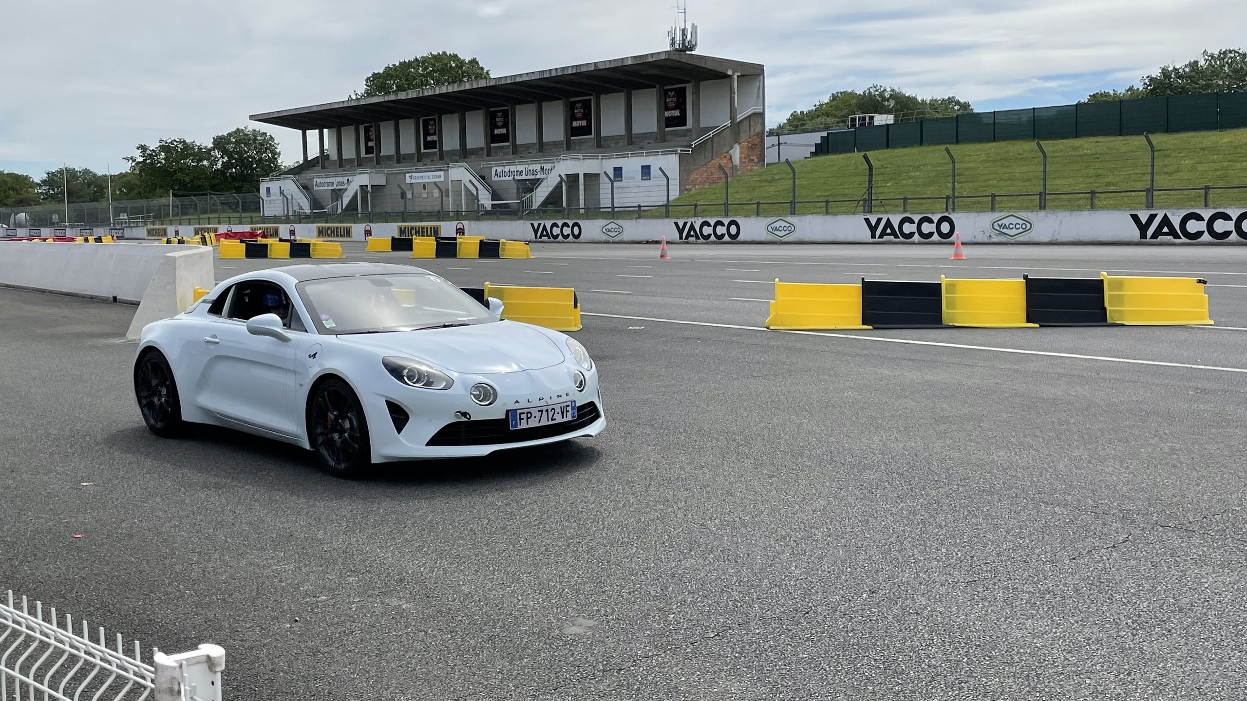 Liberté Égalité Roulez 2021. Le Jour Où Les Nouvelles Alpine A110 Ont Pris Le Dessus. 52 Liberte Egalite Roulez Alpine Montlhery 2021 19 | Liberté Égalité Roulez 2021. Le Jour Où Les Nouvelles Alpine A110 Ont Pris Le Dessus.