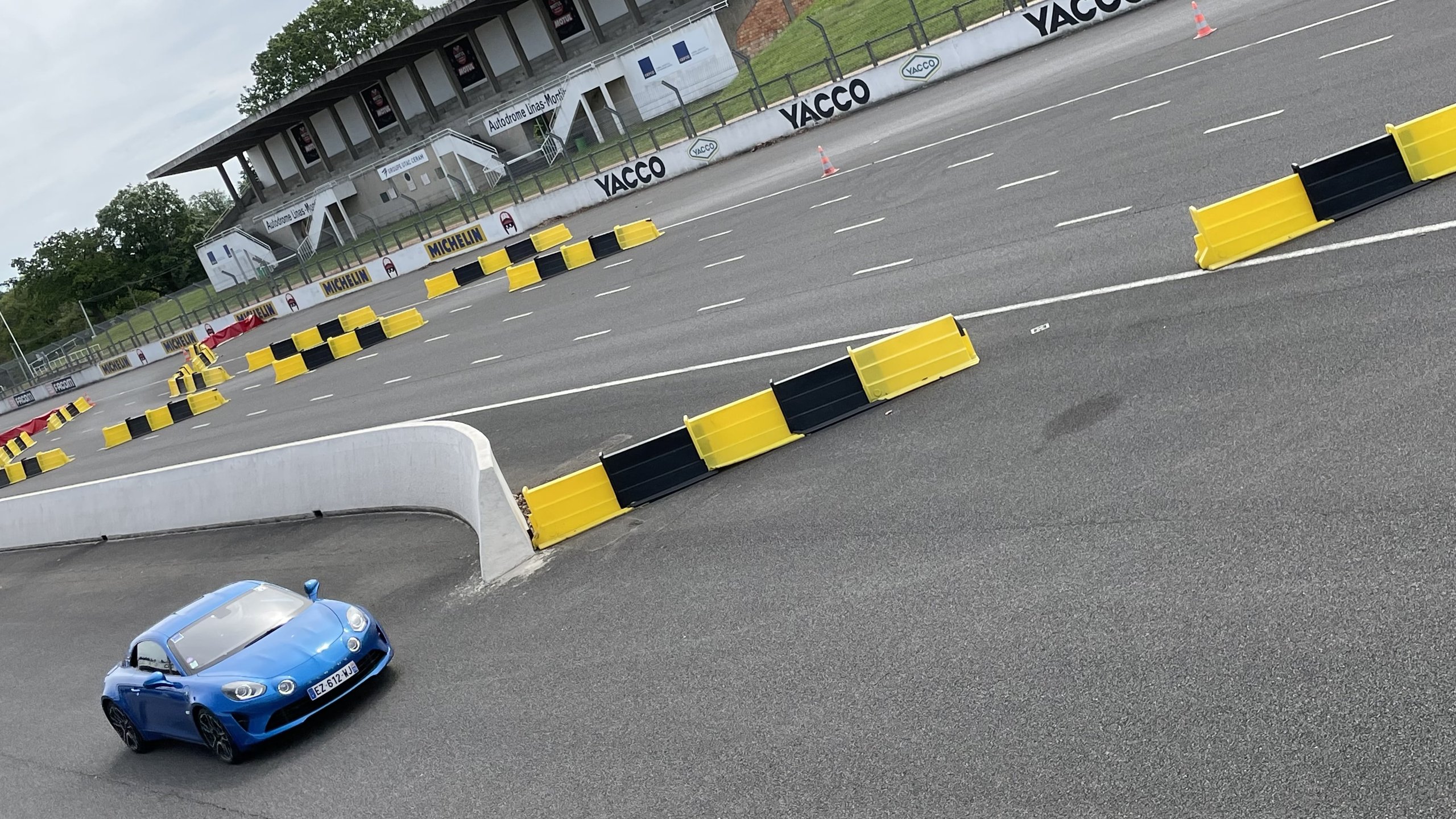 Liberté Égalité Roulez 2021. Le Jour Où Les Nouvelles Alpine A110 Ont Pris Le Dessus. 48 Liberte Egalite Roulez Alpine Montlhery 2021 25 | Liberté Égalité Roulez 2021. Le Jour Où Les Nouvelles Alpine A110 Ont Pris Le Dessus.