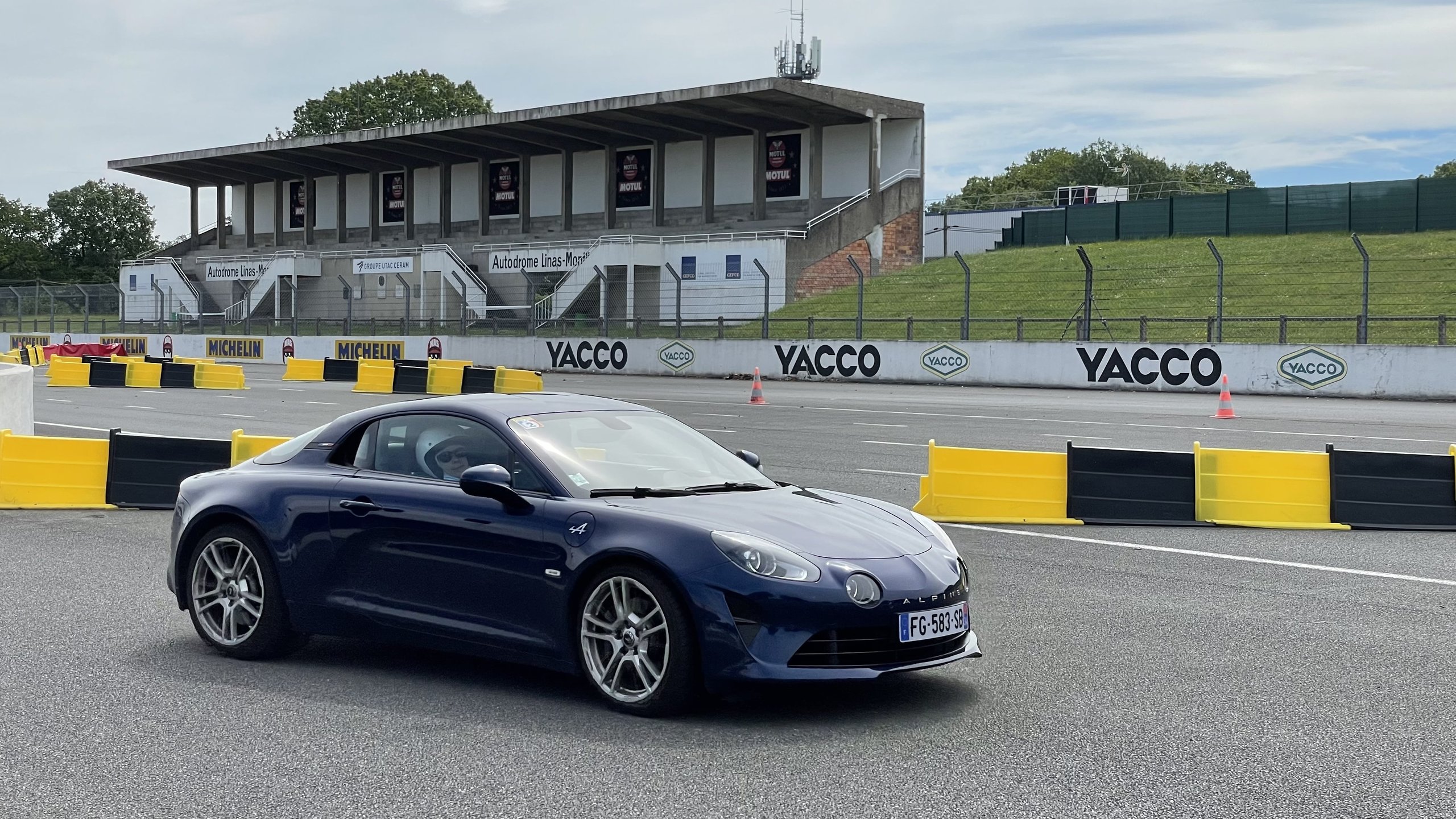 Liberté Égalité Roulez 2021. Le Jour Où Les Nouvelles Alpine A110 Ont Pris Le Dessus. 45 Liberte Egalite Roulez Alpine Montlhery 2021 34 | Liberté Égalité Roulez 2021. Le Jour Où Les Nouvelles Alpine A110 Ont Pris Le Dessus.