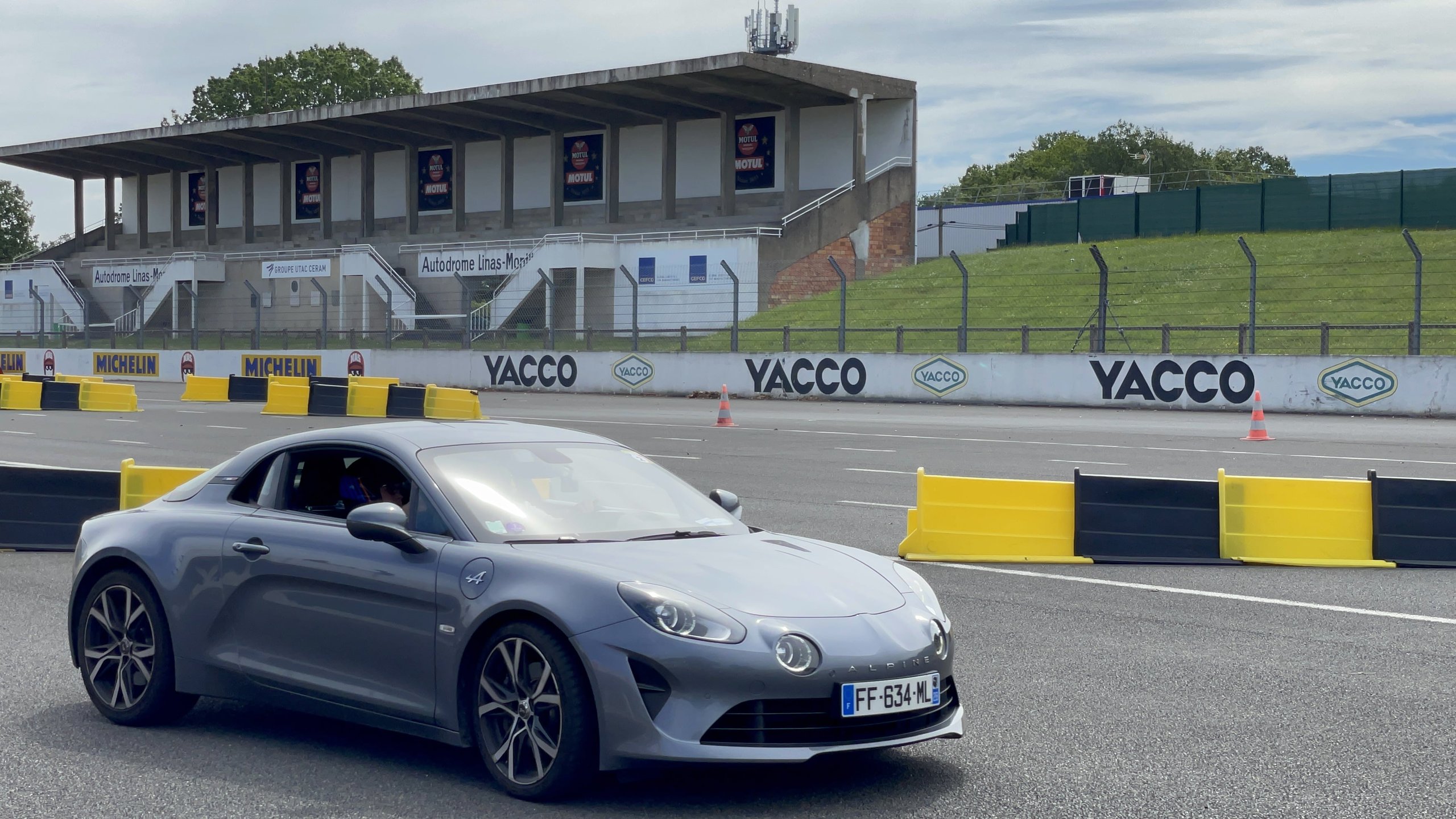 Liberté Égalité Roulez 2021. Le Jour Où Les Nouvelles Alpine A110 Ont Pris Le Dessus. 58 Liberte Egalite Roulez Alpine Montlhery 2021 7 | Liberté Égalité Roulez 2021. Le Jour Où Les Nouvelles Alpine A110 Ont Pris Le Dessus.