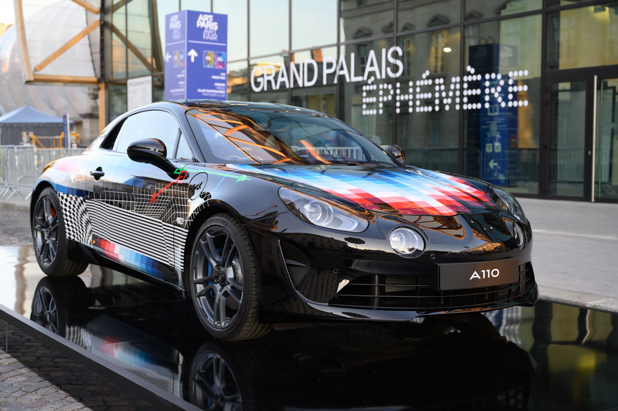 A La Rencontre De L'Alpine A110 X Felipe Pantone Au Art Paris 41 A110 X Felipe Pantone Sexpose Au Art Paris 2 | A La Rencontre De L'Alpine A110 X Felipe Pantone Au Art Paris