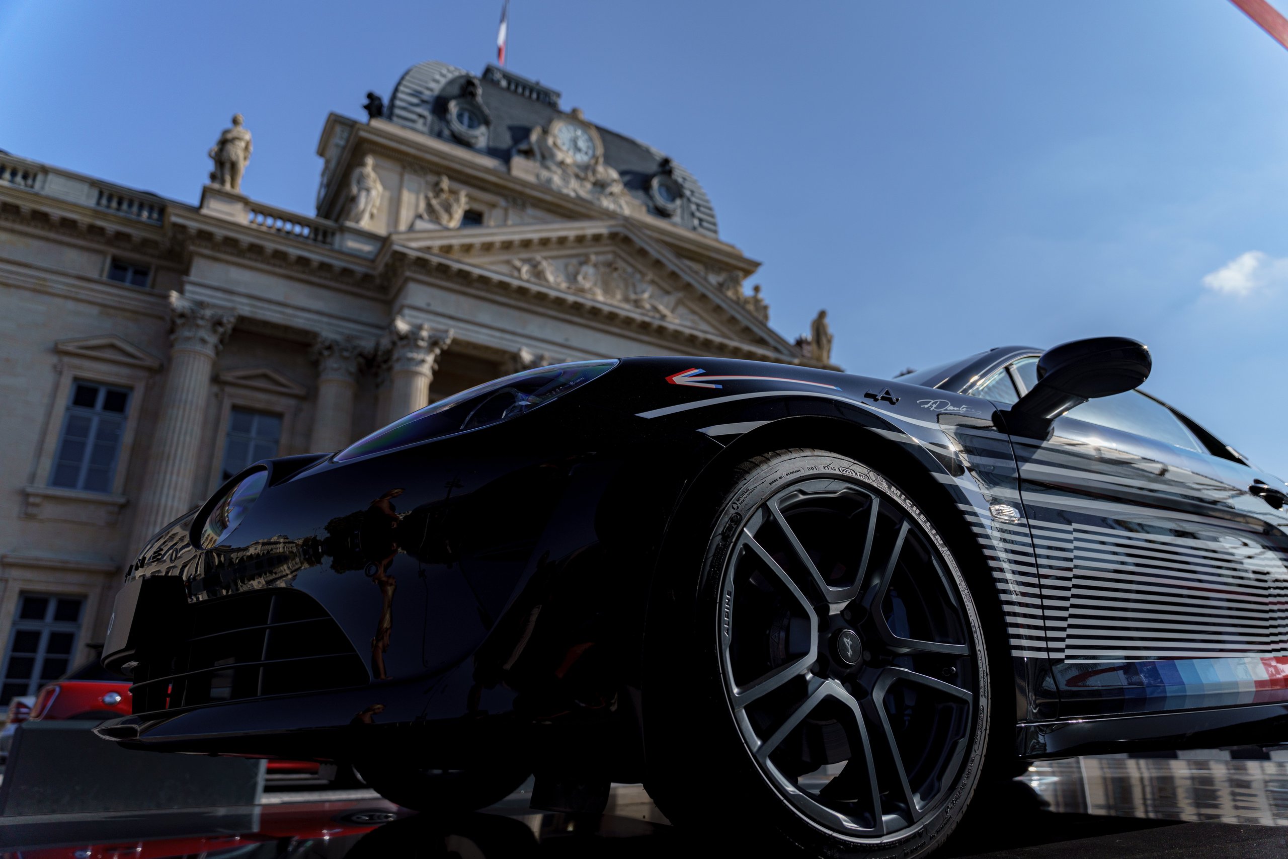 A La Rencontre De L'Alpine A110 X Felipe Pantone Au Art Paris 27 Alpine A110 X Pantone Grand Plalais Ephemere 10 | A La Rencontre De L'Alpine A110 X Felipe Pantone Au Art Paris
