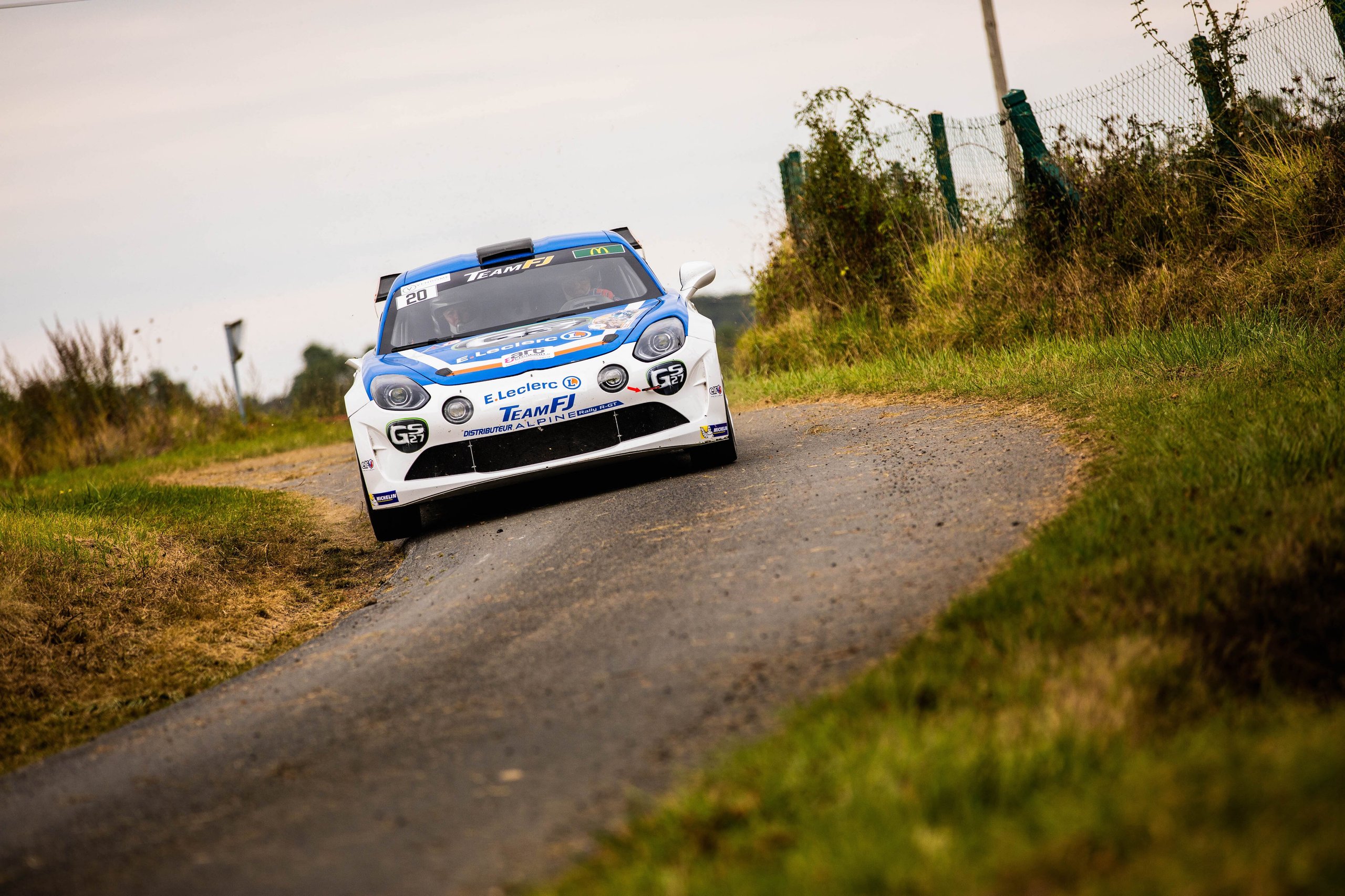 Rallye Coeur De France Lalpine Elf Rally Trohpy Fait Le Spectacle 2 | Rallye Cœur De France, L'Alpine Elf Rally Trophy Fait Le Spectacle