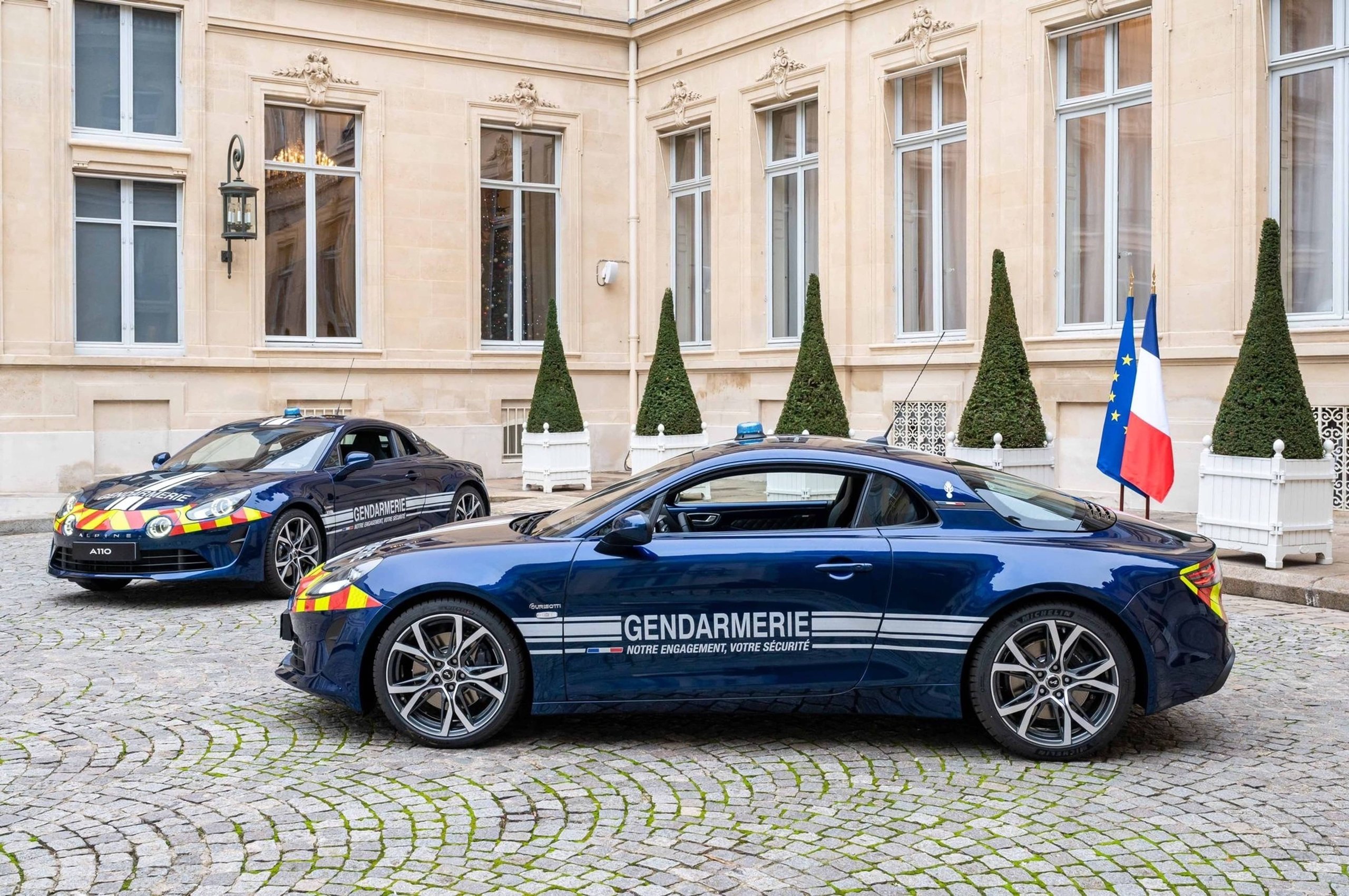 Alpine A110 Gendarmerie Nationale Revelee Place Beauvau 0003 | Alpine A110 Gendarmerie Nationale Révélée Place Beauvau