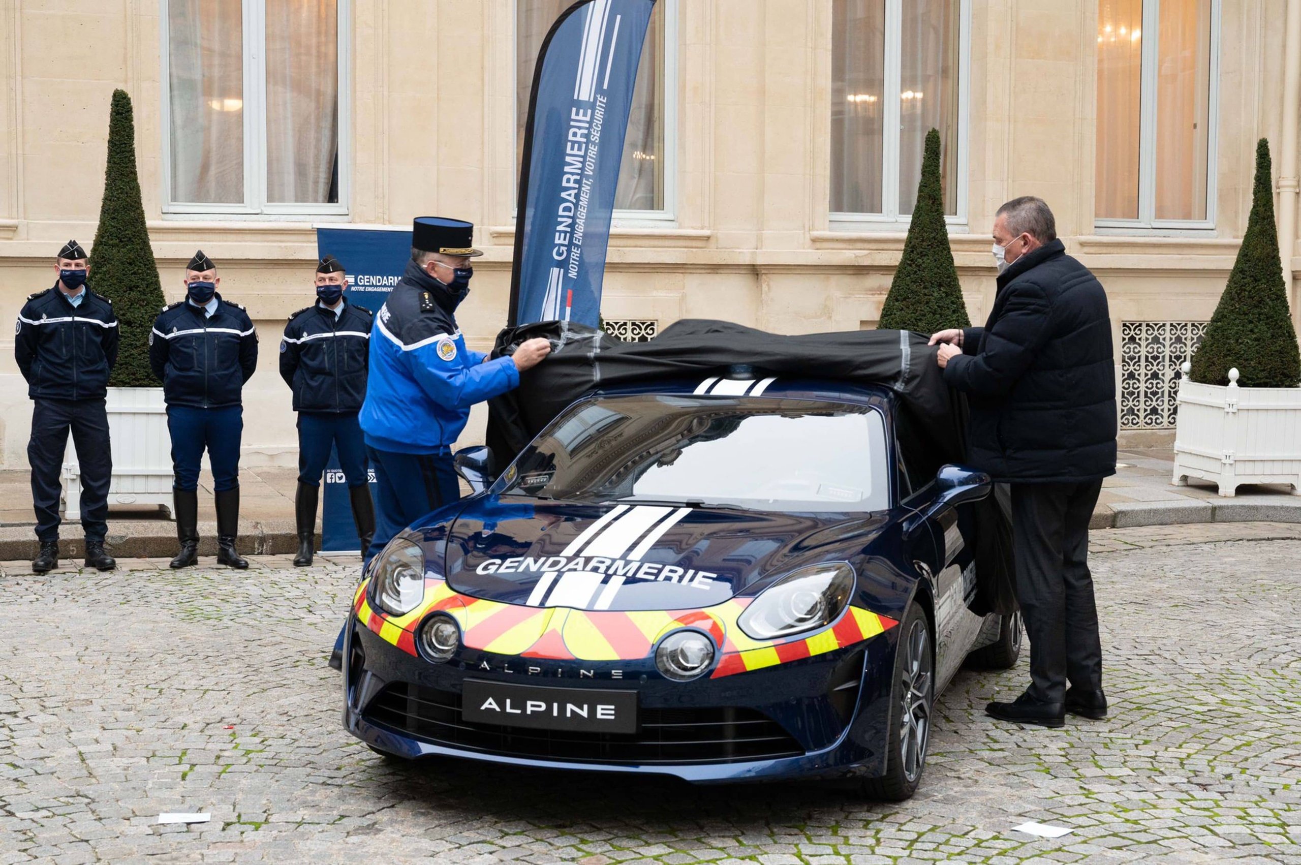 Alpine A110 Gendarmerie Nationale Revelee Place Beauvau 0006 | Alpine A110 Gendarmerie Nationale Révélée Place Beauvau
