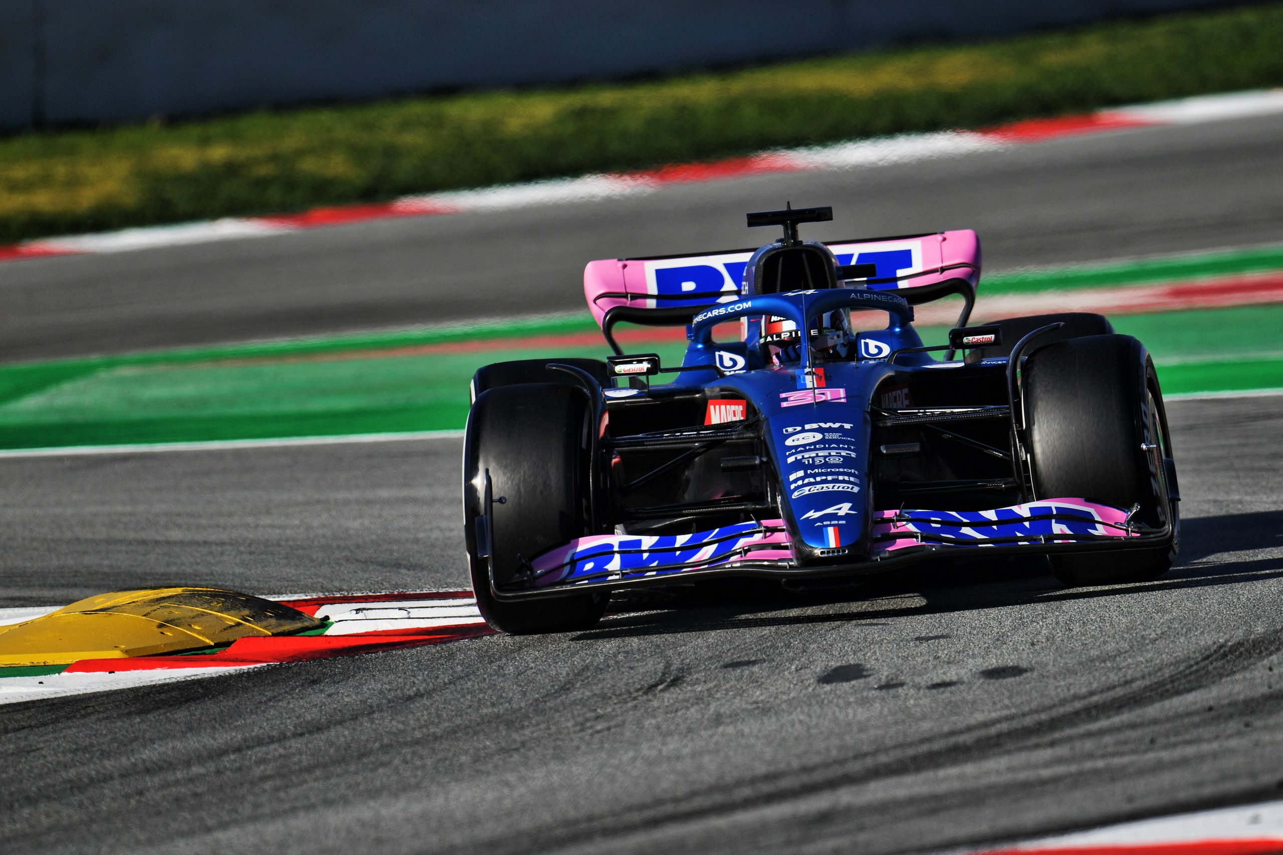 Bwt Alpine F1 Team : Esteban Ocon S'Approprie À Son Tour L'A522 À Barcelone 6 Bwt Alpine F1 Team A522 Esteban Ocon Barcelona Shakedown 2022