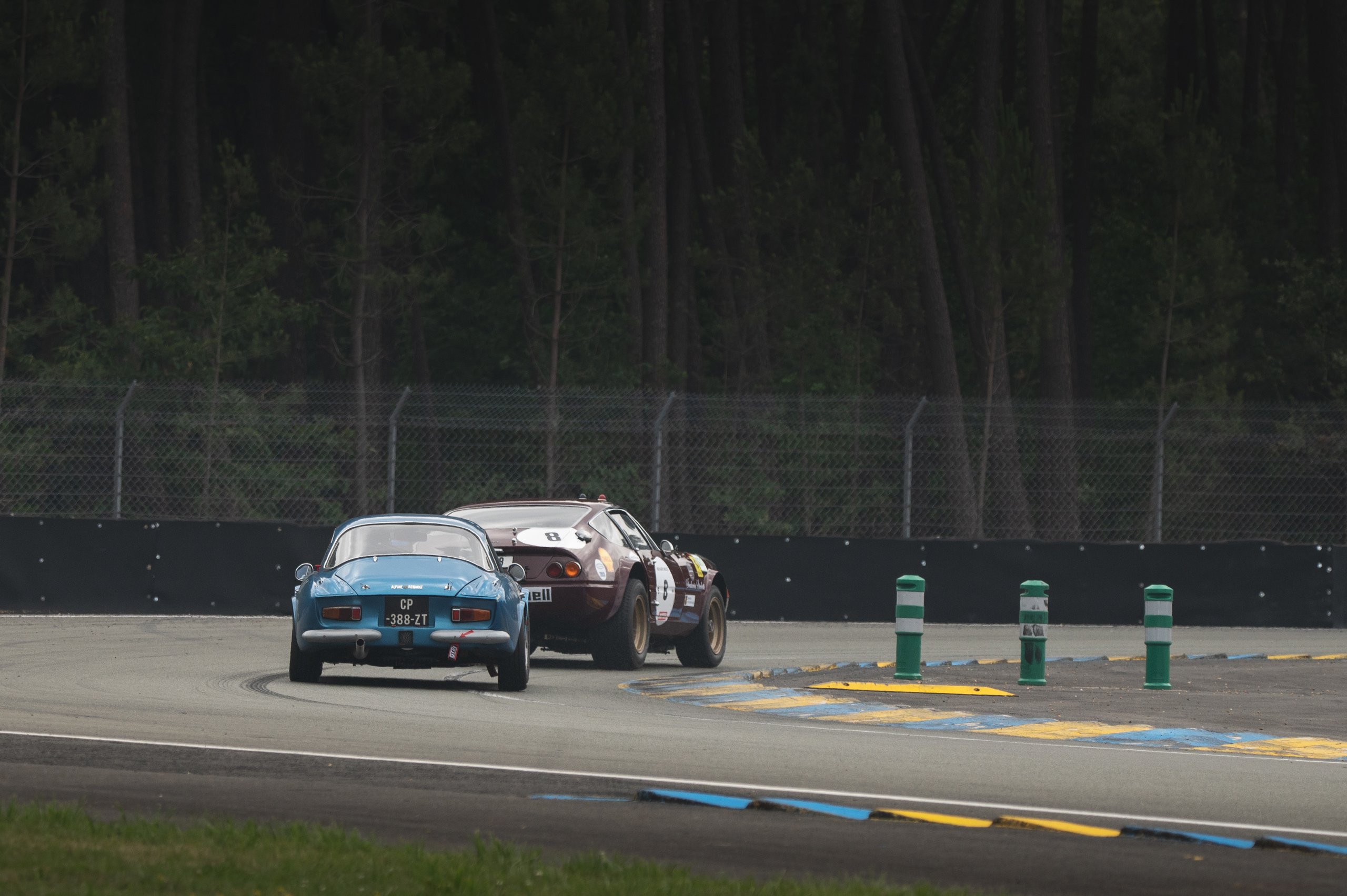Les Alpinistes Le Mans Classic Pea Autos Alpine A110 A210 A220 1 | Rétrospective Au Mans Classic 2023 : Une Célébration Centenaire De L'Histoire Automobile Et Des Alpine À L'Honneur
