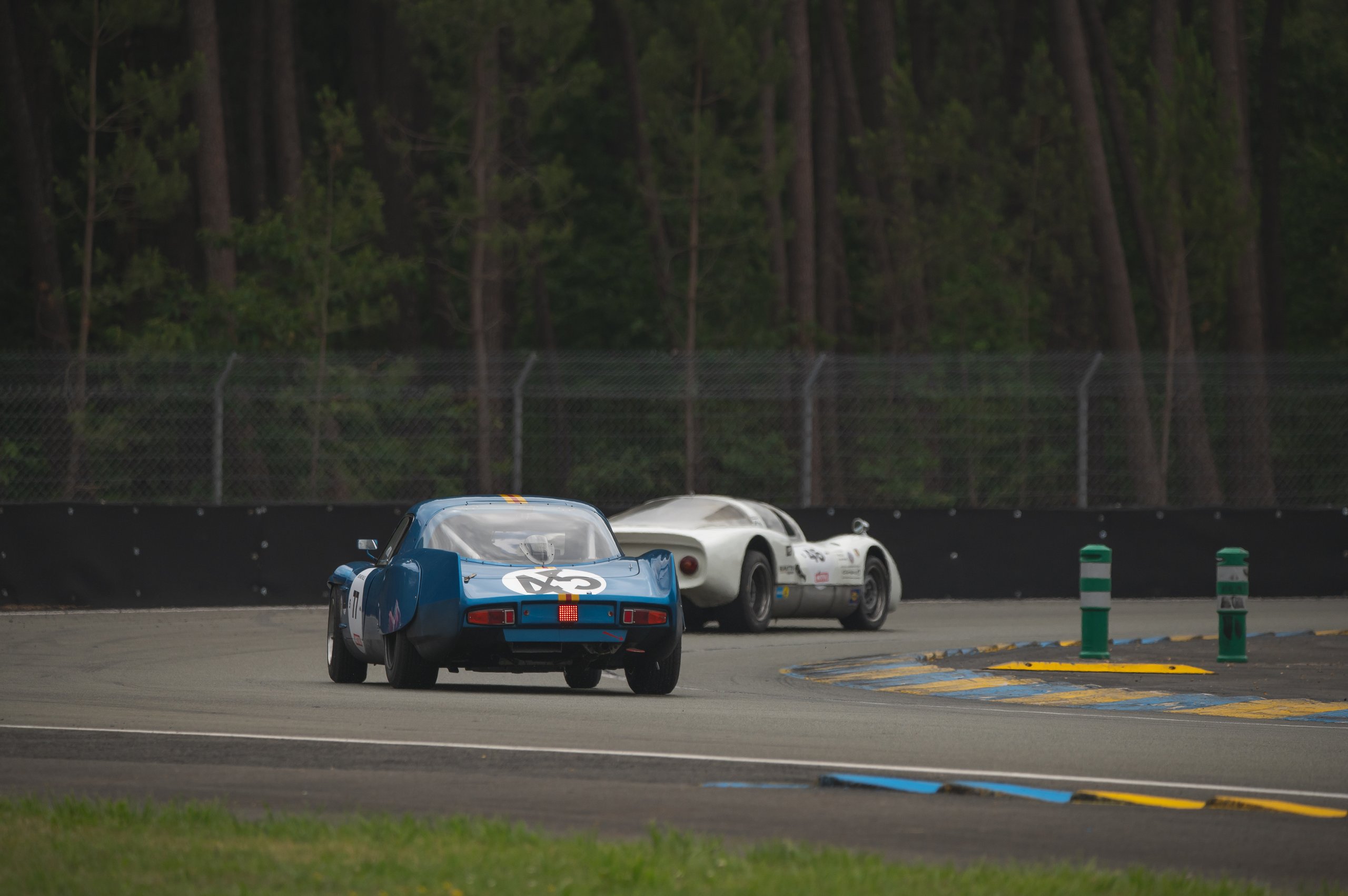 Les Alpinistes Le Mans Classic Pea Autos Alpine A110 A210 A220 42 | Rétrospective Au Mans Classic 2023 : Une Célébration Centenaire De L'Histoire Automobile Et Des Alpine À L'Honneur