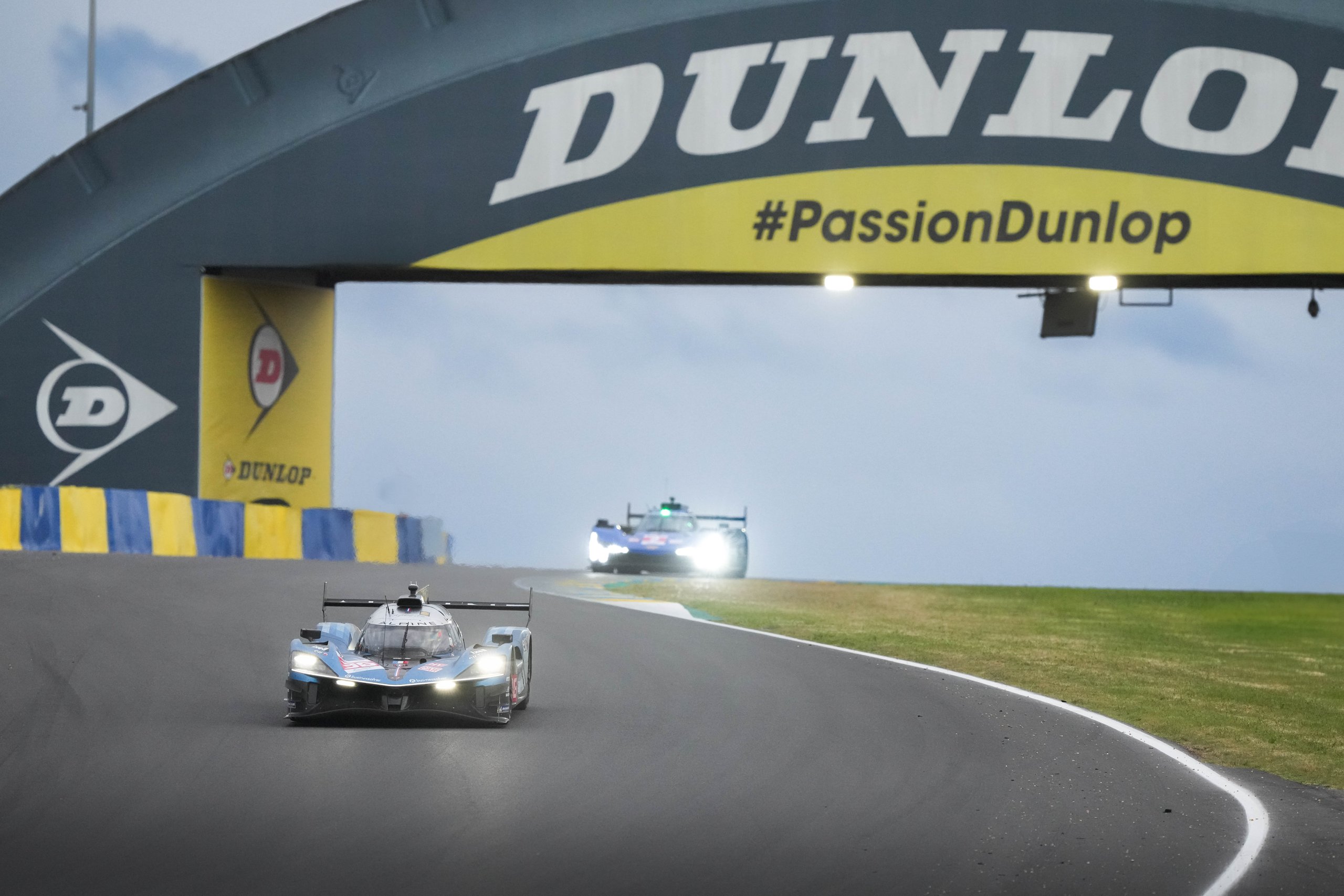 Cinq Jours Au Cœur D’alpine Et De L’alpine Endurance Team : Immersion Aux 24 Heures Du Mans 2024 25 Les Alpinistes - 24 Heures Du Mans 2024 - Alpine A424