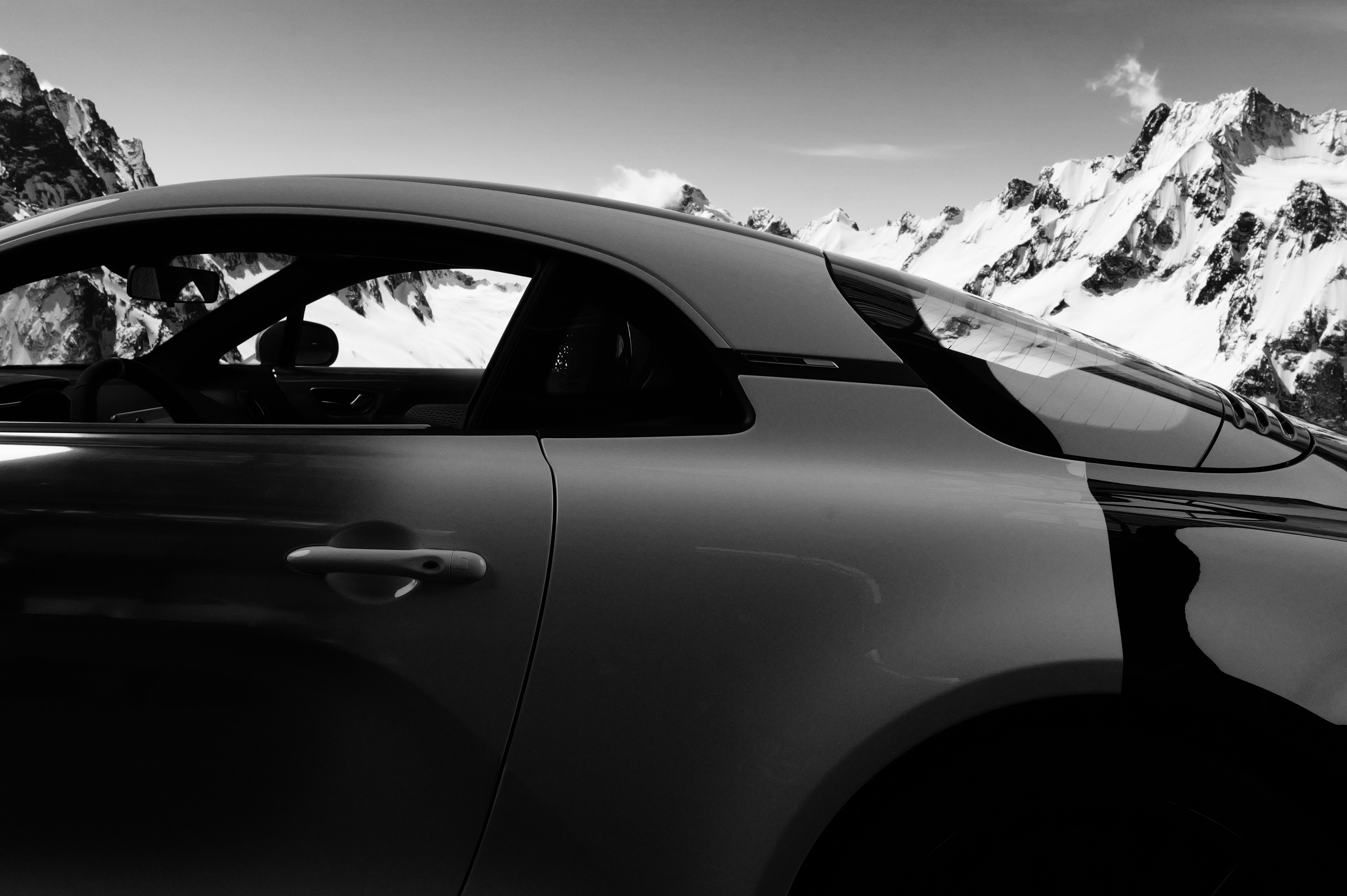 L1001283 | De Felipe Pantone À Mathieu Cesar, Le Voyage Artistique De L'Alpine A110 Continu