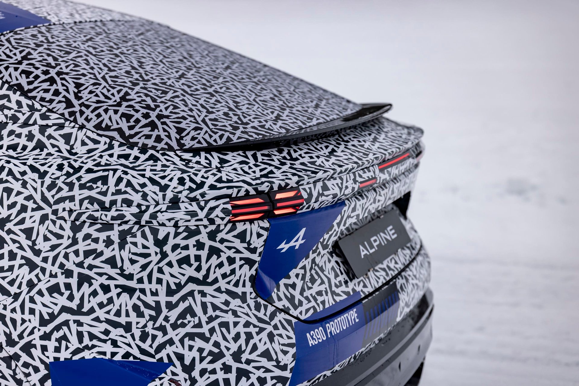Alpine A390 Camouflage 2025 5 | Alpine A390 : La Sportive Électrique Défie Le Froid Polaire Avant Sa Révélation Mondiale