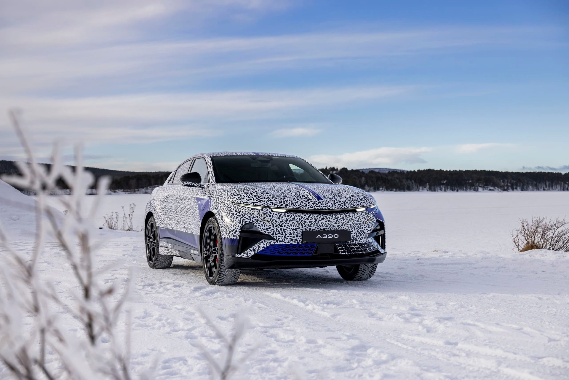 Alpine A390 Lac Gelee 2025 3 | Alpine A390 : La Sportive Électrique Défie Le Froid Polaire Avant Sa Révélation Mondiale