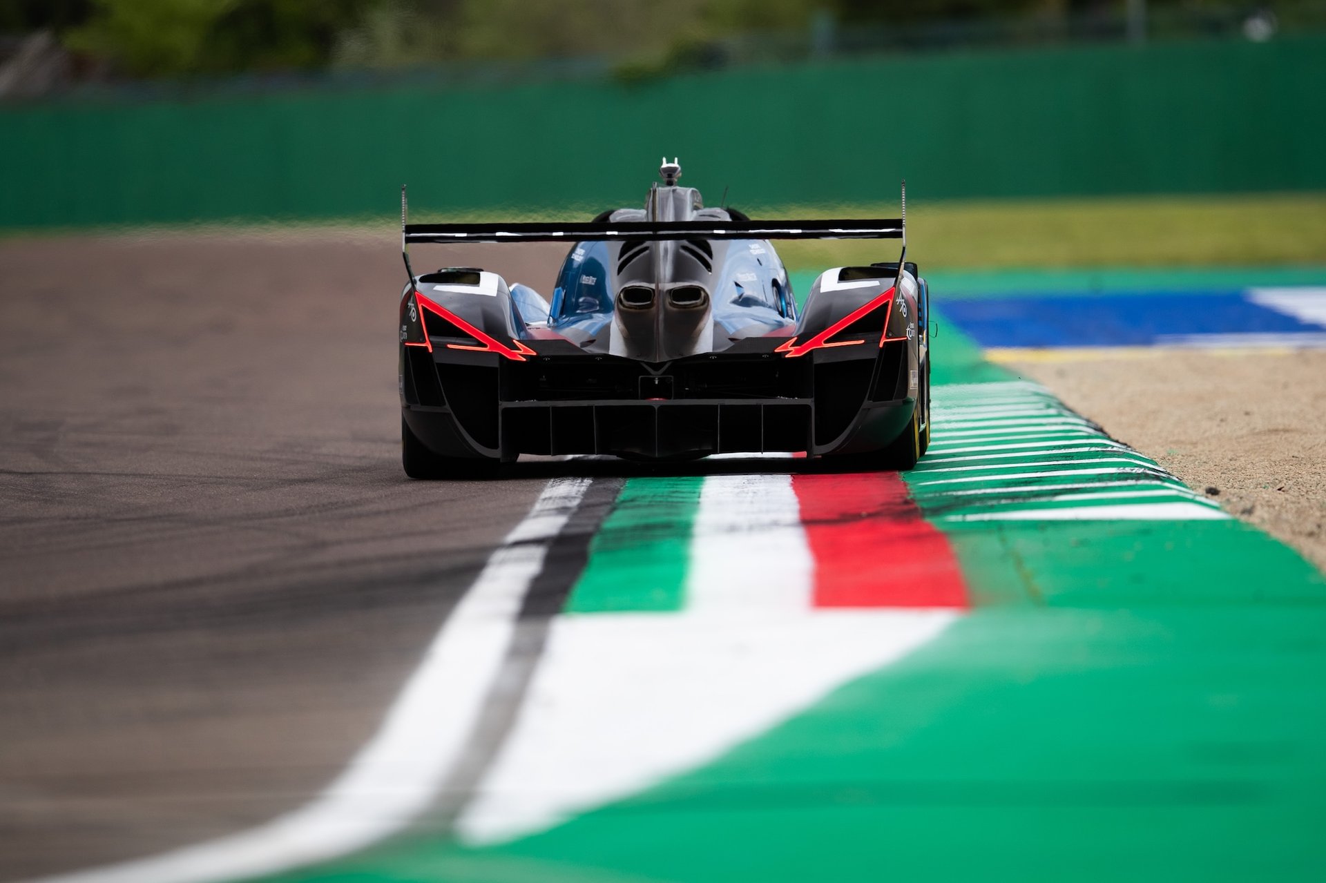 Alpine Endurance Team Rebondit À Imola Avec Un Podium Mérité Pour La N°36 34 Alpine Endurance Team A424 Chatin Gounon Habsburg Schumacher Makowiecki Milesi Wec Imola 2025