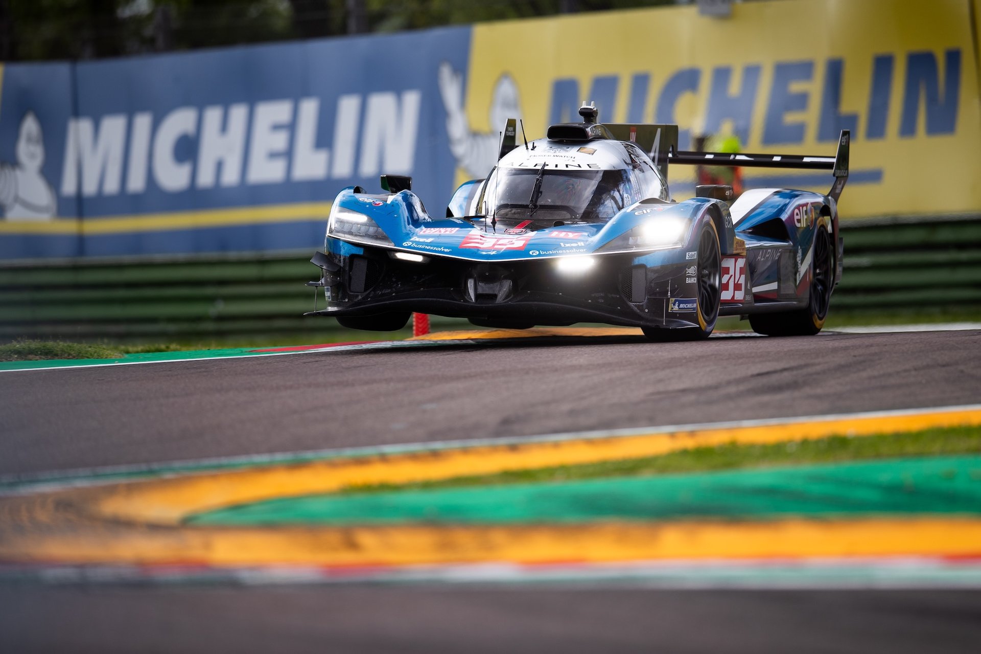 Alpine Endurance Team Rebondit À Imola Avec Un Podium Mérité Pour La N°36 33 Alpine Endurance Team A424 Chatin Gounon Habsburg Schumacher Makowiecki Milesi Wec Imola 2025