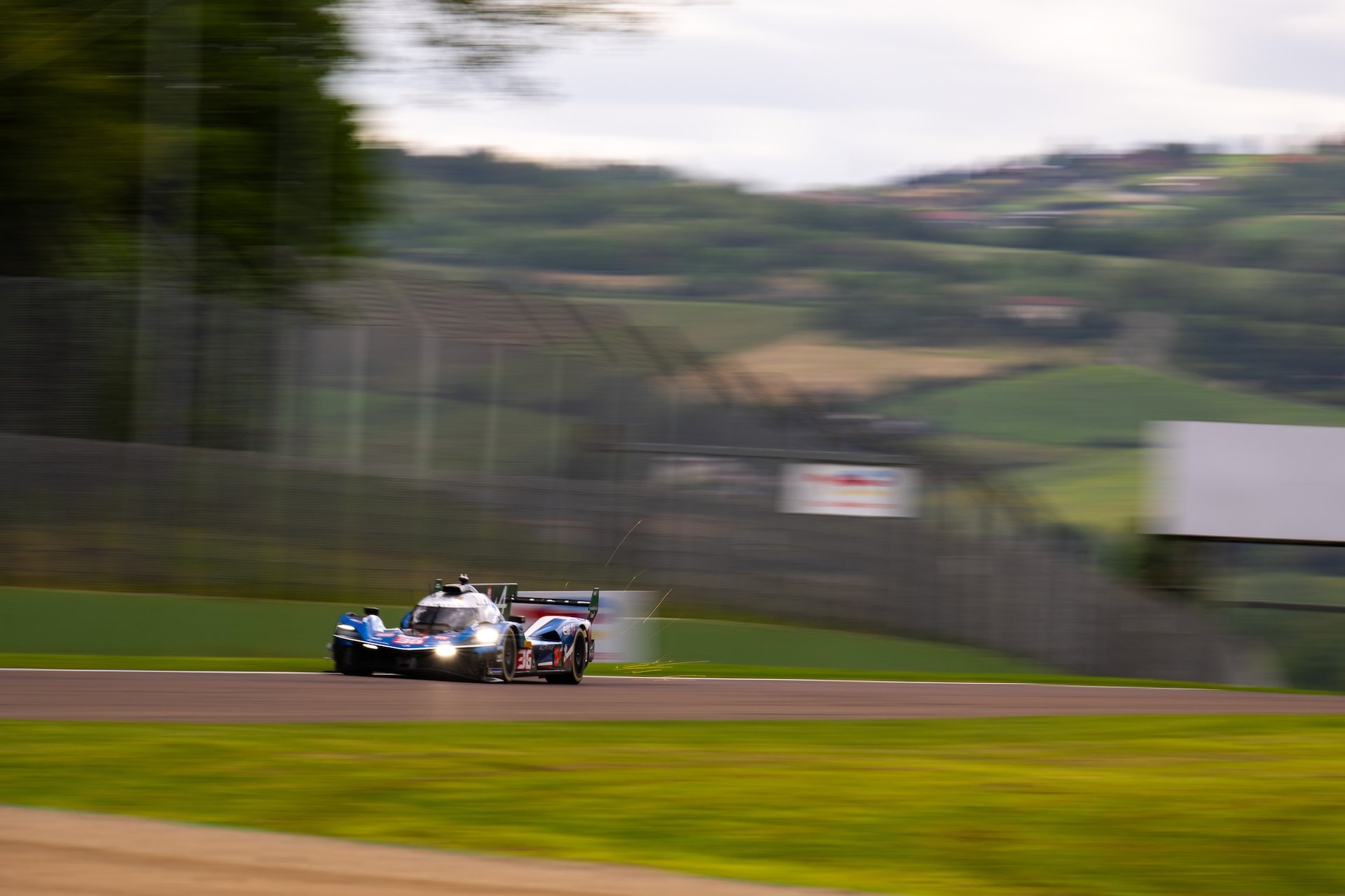 Alpine Endurance Team Rebondit À Imola Avec Un Podium Mérité Pour La N°36 30 Alpine Endurance Team A424 Chatin Gounon Habsburg Schumacher Makowiecki Milesi Wec Imola 2025