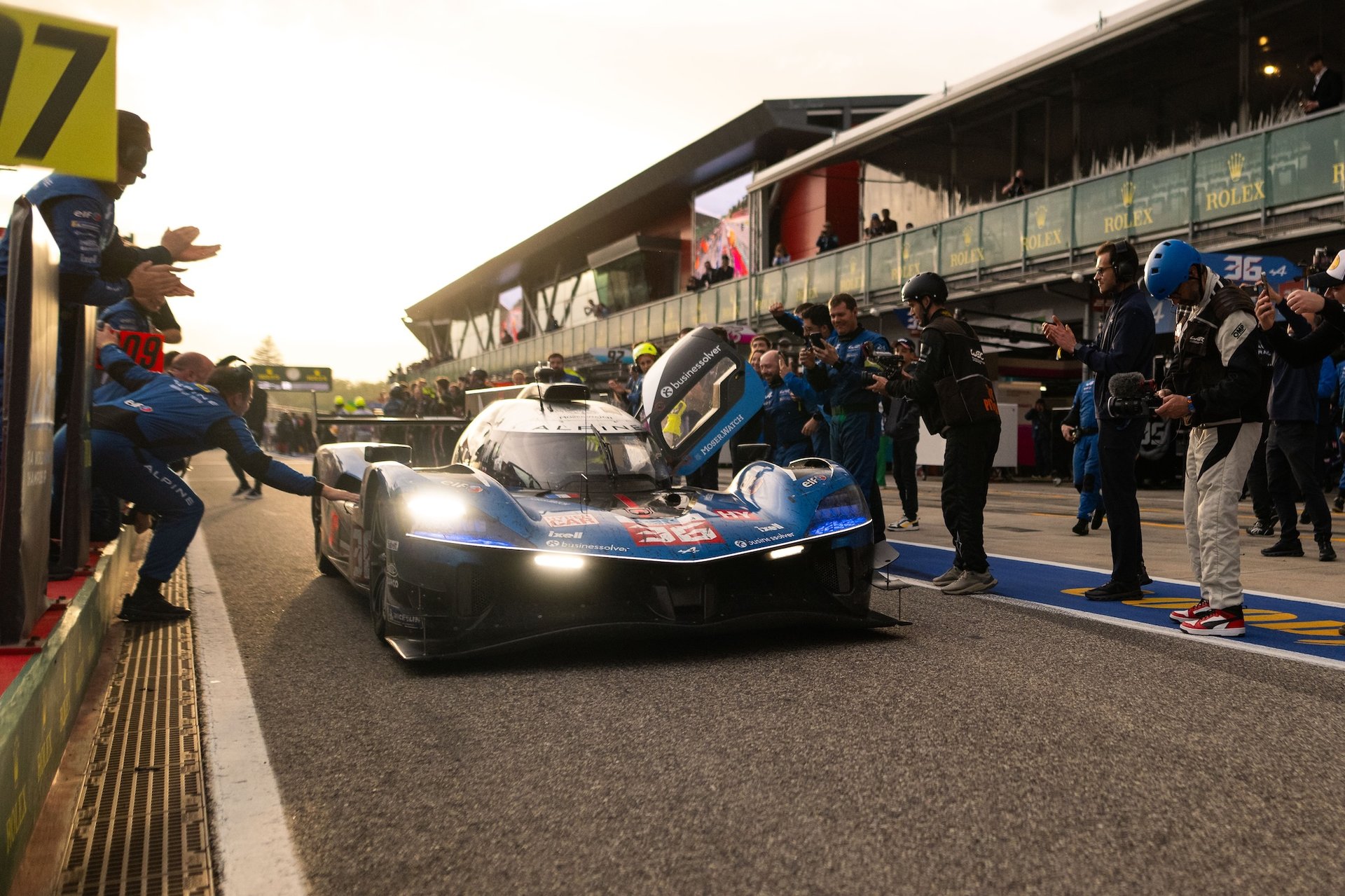 Alpine Endurance Team Rebondit À Imola Avec Un Podium Mérité Pour La N°36 16 Alpine Endurance Team A424 Chatin Gounon Habsburg Schumacher Makowiecki Milesi Wec Imola 2025