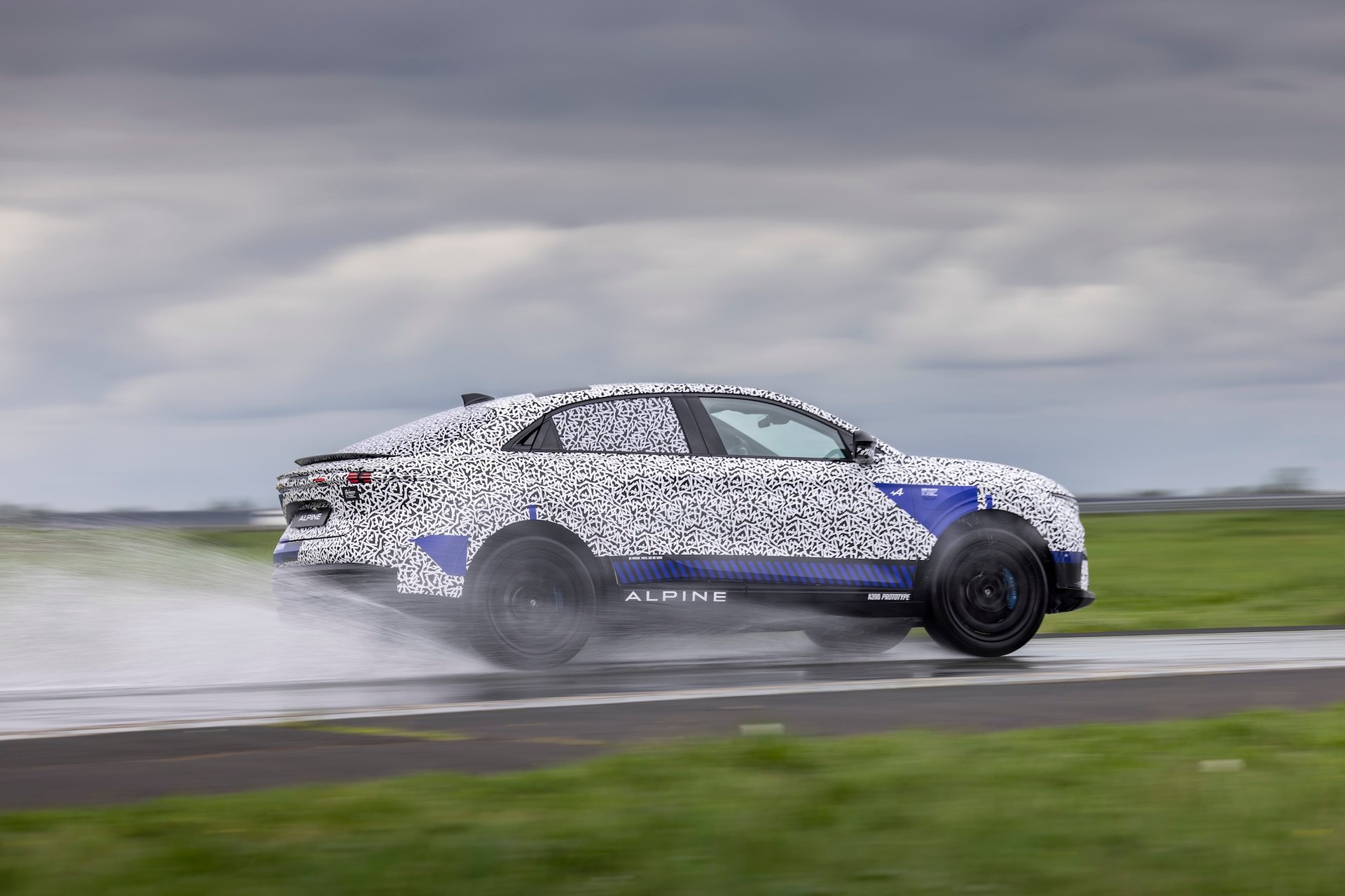 Alpine A390 : Derniers Galops D'Essai Avant La Grande Révélation Le 27 Mai 2025 22 Essais Alpine A390 Complexe Michelin De Ladoux