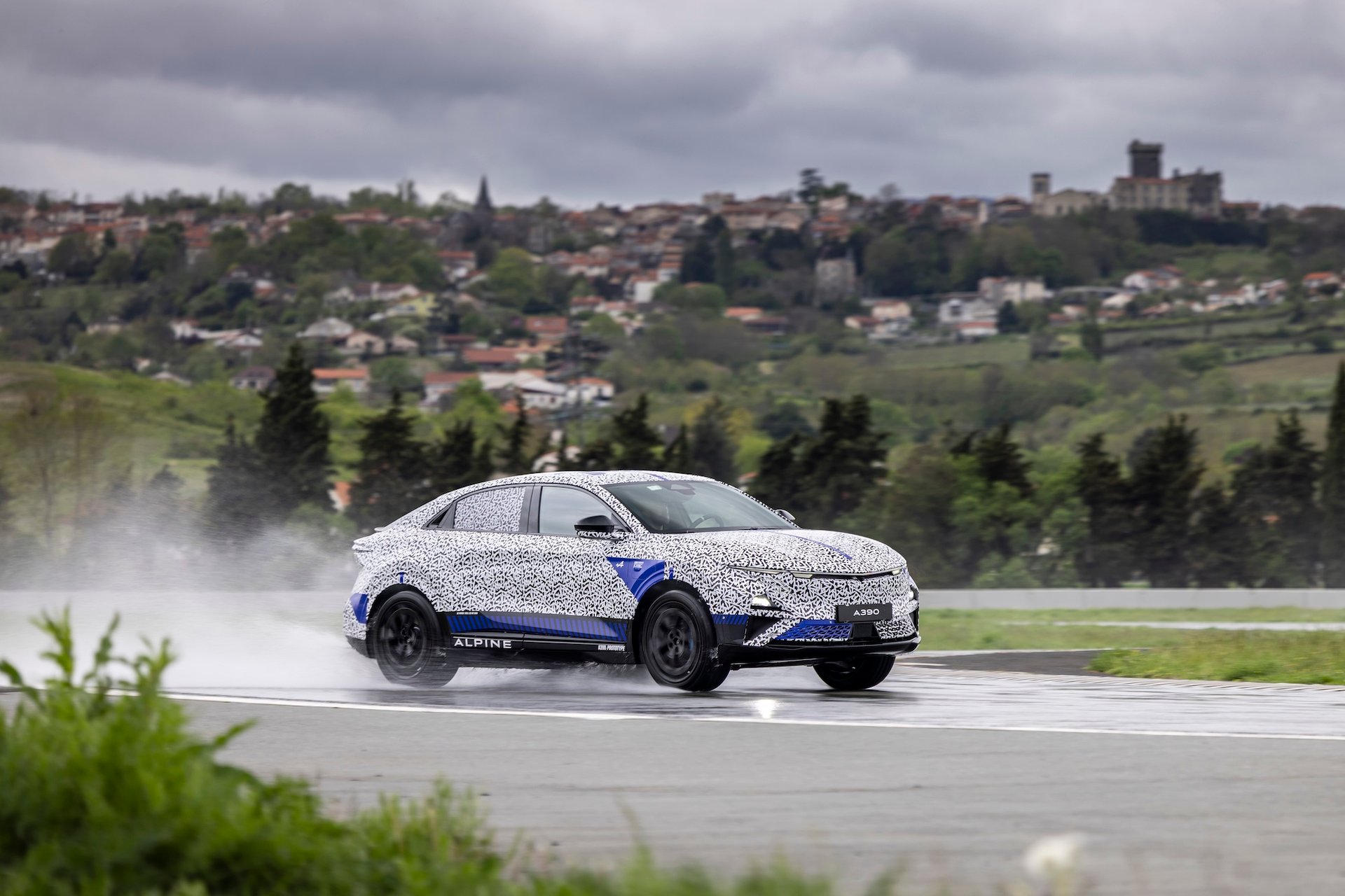 Alpine A390 : Derniers Galops D'Essai Avant La Grande Révélation Le 27 Mai 2025 21 Essais Alpine A390 Complexe Michelin De Ladoux