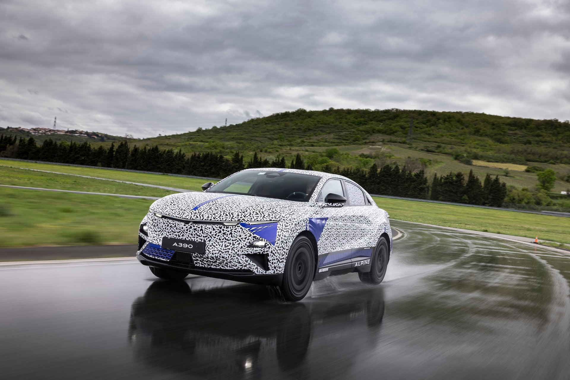 Alpine A390 : Derniers Galops D'Essai Avant La Grande Révélation Le 27 Mai 2025 30 Essais Alpine A390 Complexe Michelin De Ladoux