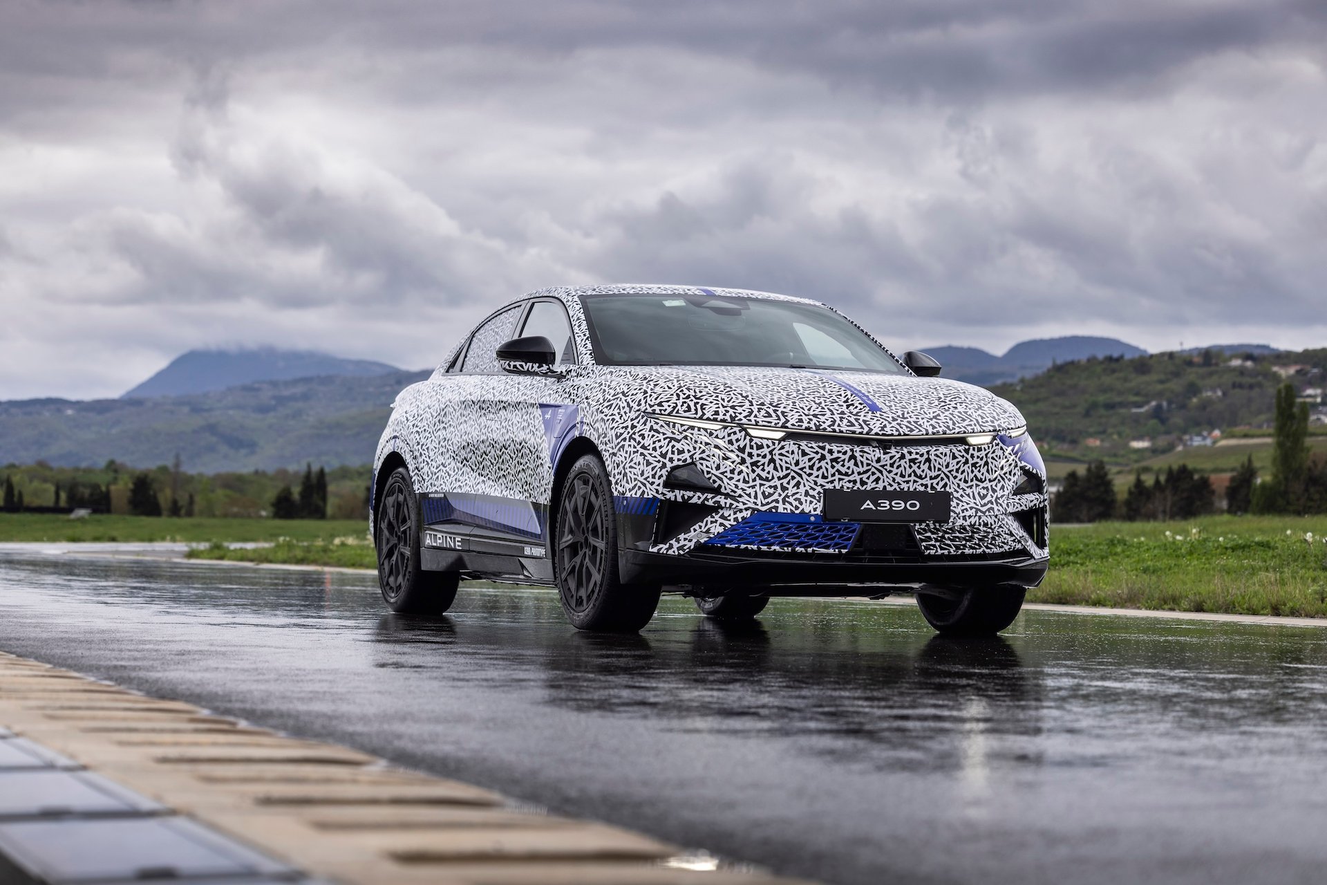 Alpine A390 : Derniers Galops D'Essai Avant La Grande Révélation Le 27 Mai 2025 18 Essais Alpine A390 Complexe Michelin De Ladoux