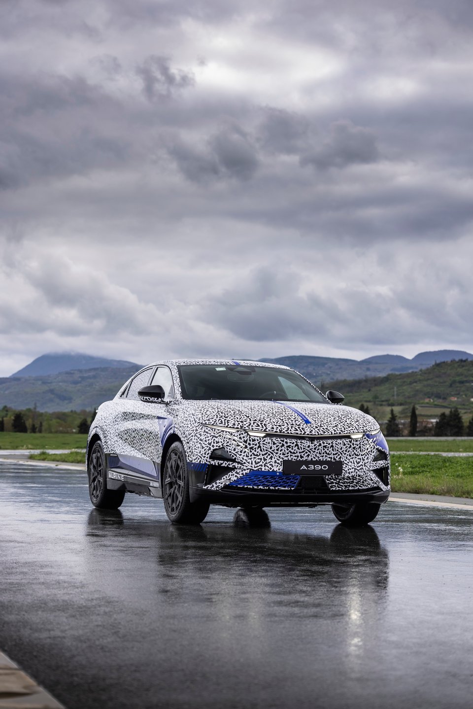Alpine A390 : Derniers Galops D'Essai Avant La Grande Révélation Le 27 Mai 2025 17 Essais Alpine A390 Complexe Michelin De Ladoux