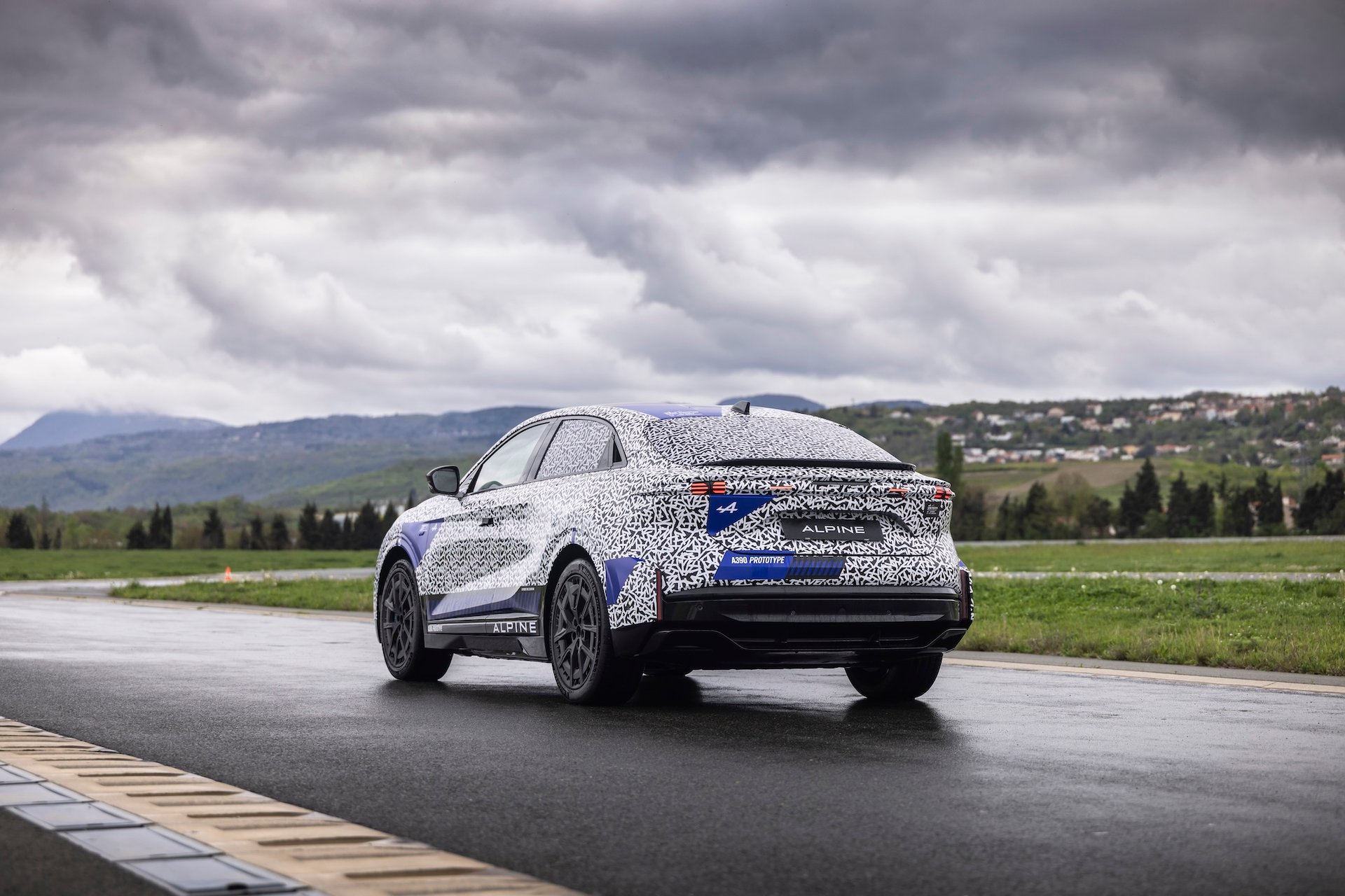 Alpine A390 : Derniers Galops D'Essai Avant La Grande Révélation Le 27 Mai 2025 13 Essais Alpine A390 Complexe Michelin De Ladoux