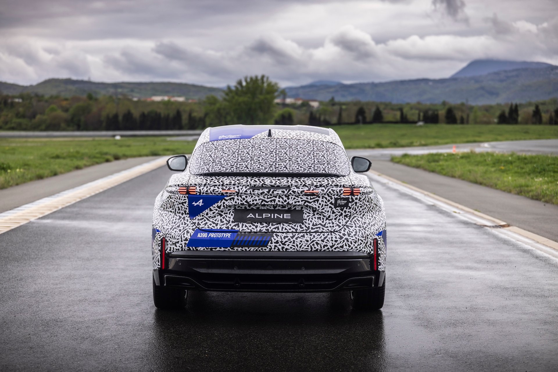 Alpine A390 : Derniers Galops D'Essai Avant La Grande Révélation Le 27 Mai 2025 11 Essais Alpine A390 Complexe Michelin De Ladoux