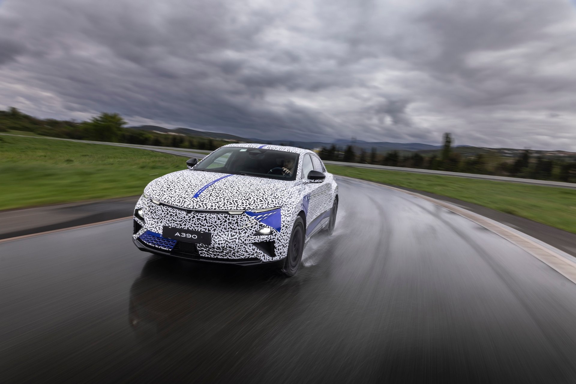 Alpine A390 : Derniers Galops D'Essai Avant La Grande Révélation Le 27 Mai 2025 29 Essais Alpine A390 Complexe Michelin De Ladoux