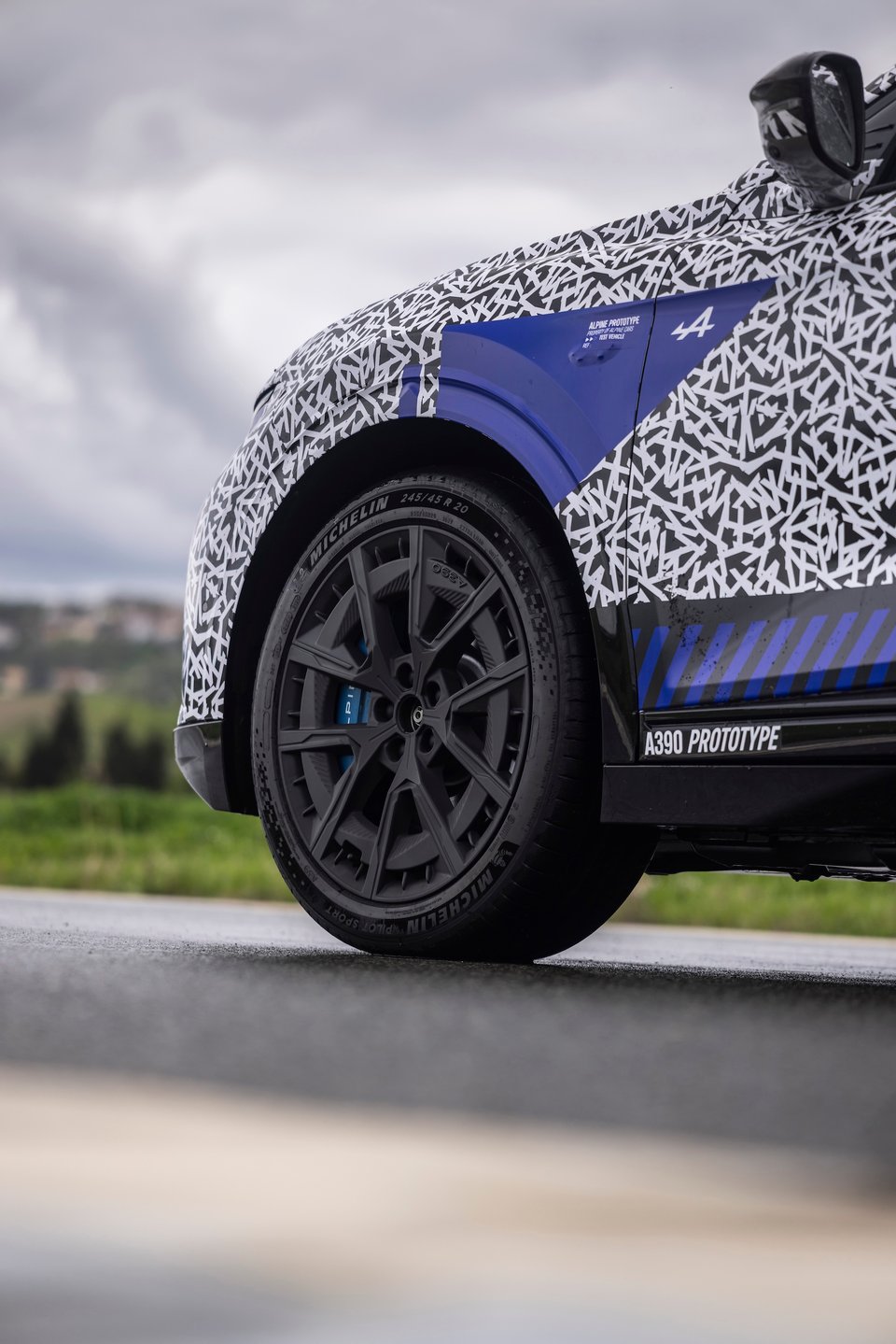 Alpine A390 : Derniers Galops D'Essai Avant La Grande Révélation Le 27 Mai 2025 9 Essais Alpine A390 Complexe Michelin De Ladoux