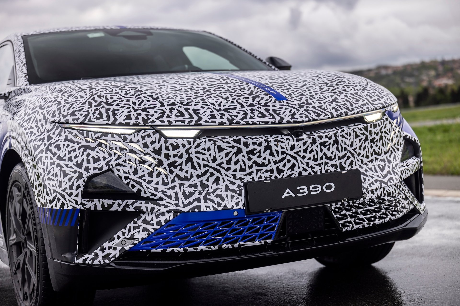 Alpine A390 : Derniers Galops D'Essai Avant La Grande Révélation Le 27 Mai 2025 8 Essais Alpine A390 Complexe Michelin De Ladoux