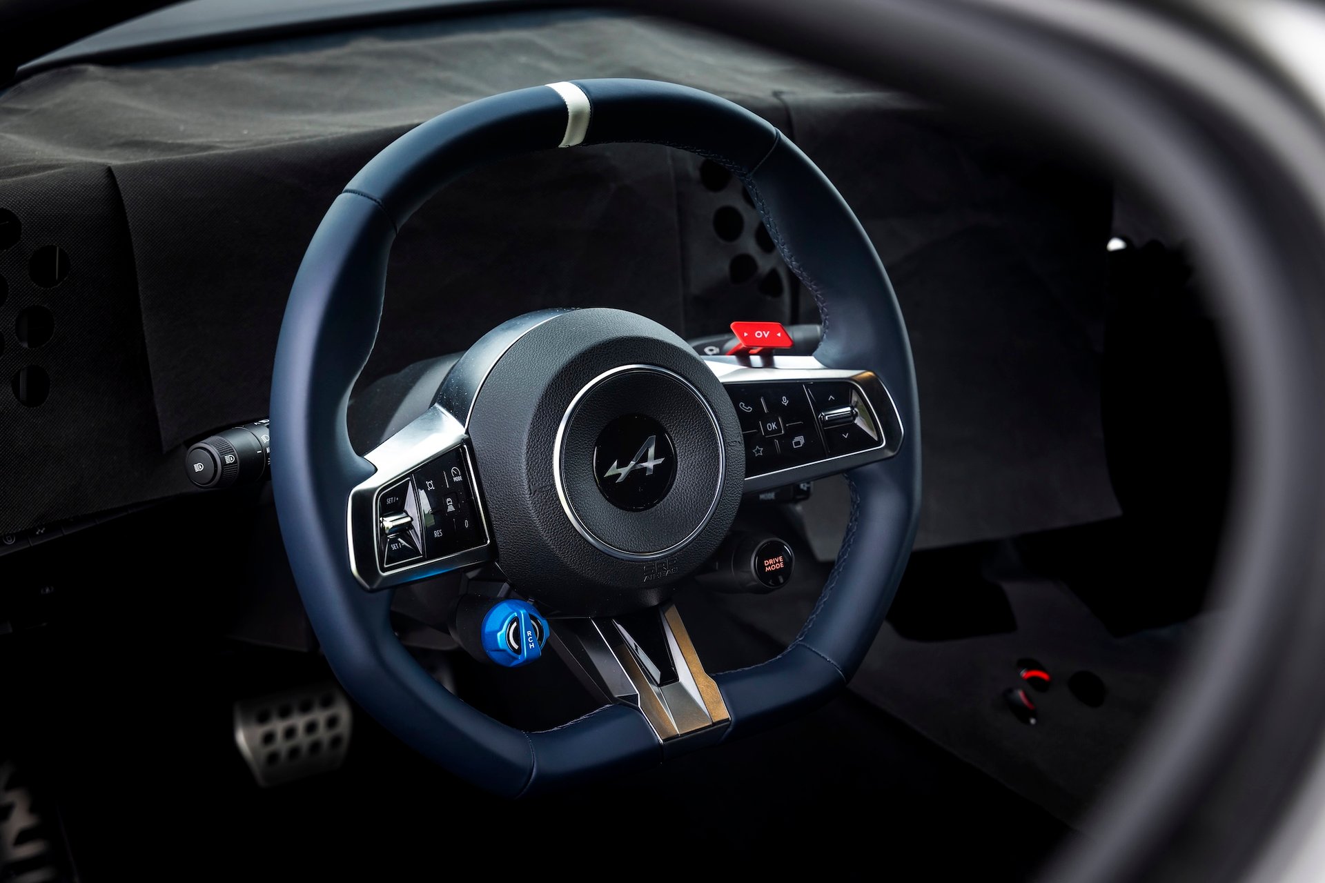 Alpine A390 : Derniers Galops D'Essai Avant La Grande Révélation Le 27 Mai 2025 3 Essais Alpine A390 Complexe Michelin De Ladoux