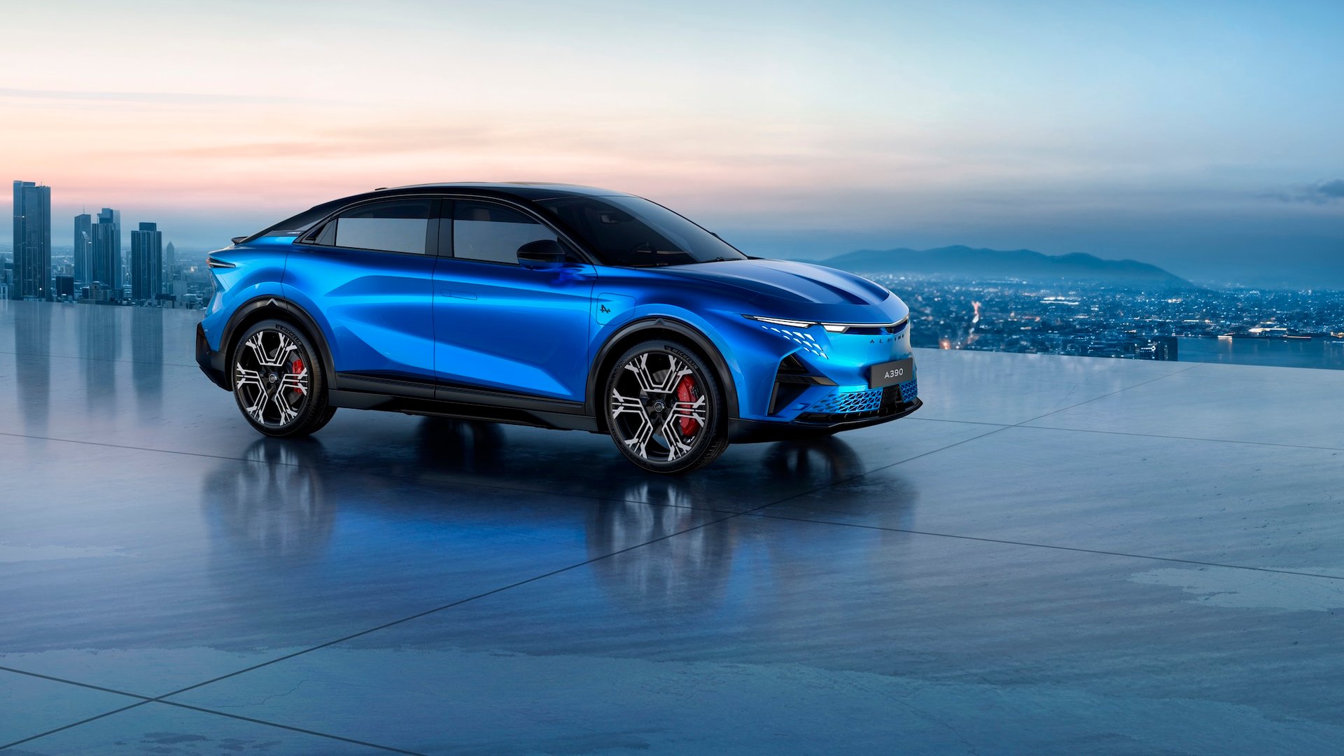 Alpine A390 Révélation 27 Mai 2025 Dieppe World Premiere Vue Extérieure Fastback Électrique