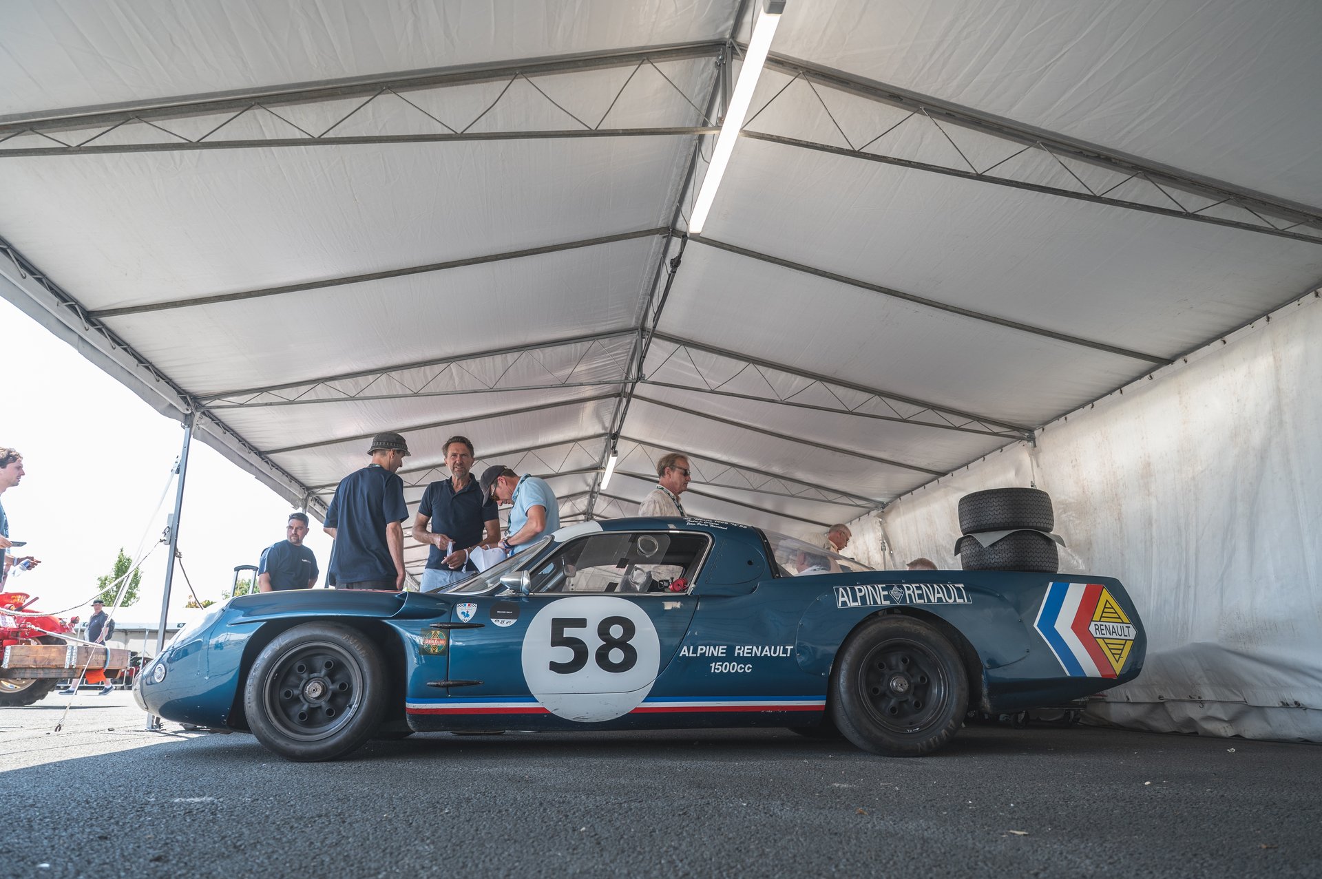 Alpine : Son Patrimoine À L’épreuve Du Mans Classic 2025 53 Les Alpinistes Le Mans Classic 2025 16 | Alpine : Son Patrimoine À L’épreuve Du Mans Classic 2025