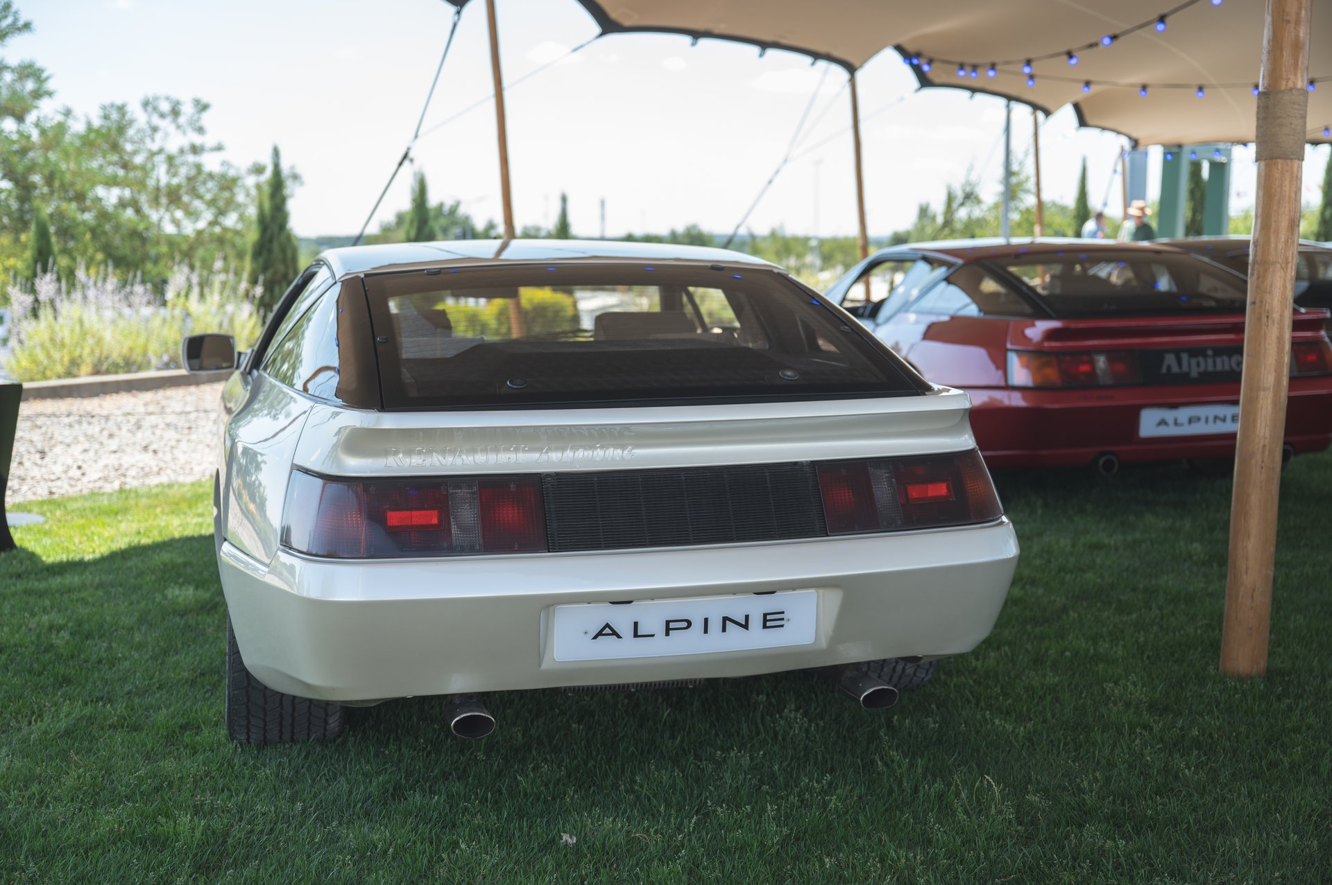 Alpine : Son Patrimoine À L’épreuve Du Mans Classic 2025 8 Les Alpinistes - Alpine Gta - Le Mans Classic 2025