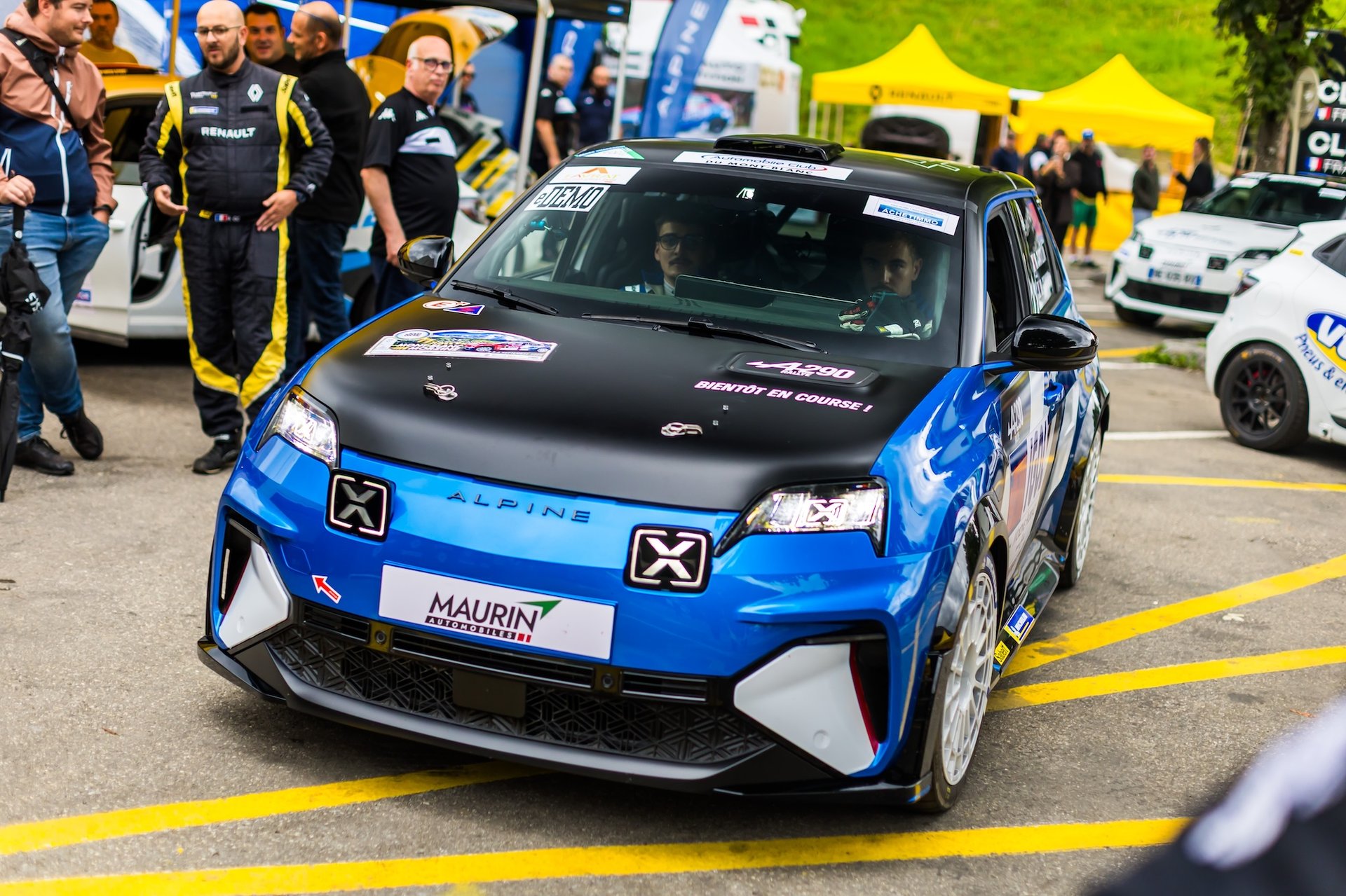 Alpine En Majesté Au Rallye Mont-Blanc Morzine : L’a110 Rallye Triomphe, L’alpine A290 Fait Ses Grands Débuts 18 00 Chatillon Mattéo, Cornuau Maxence, Alpine A290 Rallye, Ambiance During The Rallye Mont-Blanc Morzine 2025, 6Th Round Of The Championnat De France Des Rallyes 2025, From September 5 To 6, 2025 In Morzine, France - Photo Bastien Roux / Dppi