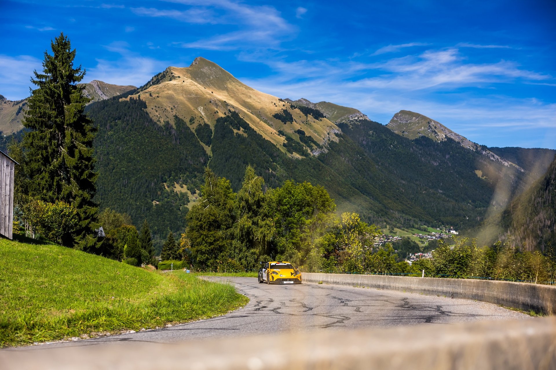 Alpine En Majesté Au Rallye Mont-Blanc Morzine : L’a110 Rallye Triomphe, L’alpine A290 Fait Ses Grands Débuts 9 52 Fontalba Gregory, Hermet Stephan, Alpine A110 Rgt, Vip - Enjolras, Action During The Rallye Mont-Blanc Morzine 2025, 6Th Round Of The Championnat De France Des Rallyes 2025, From September 5 To 6, 2025 In Morzine, France - Photo Bastien Roux / Dppi