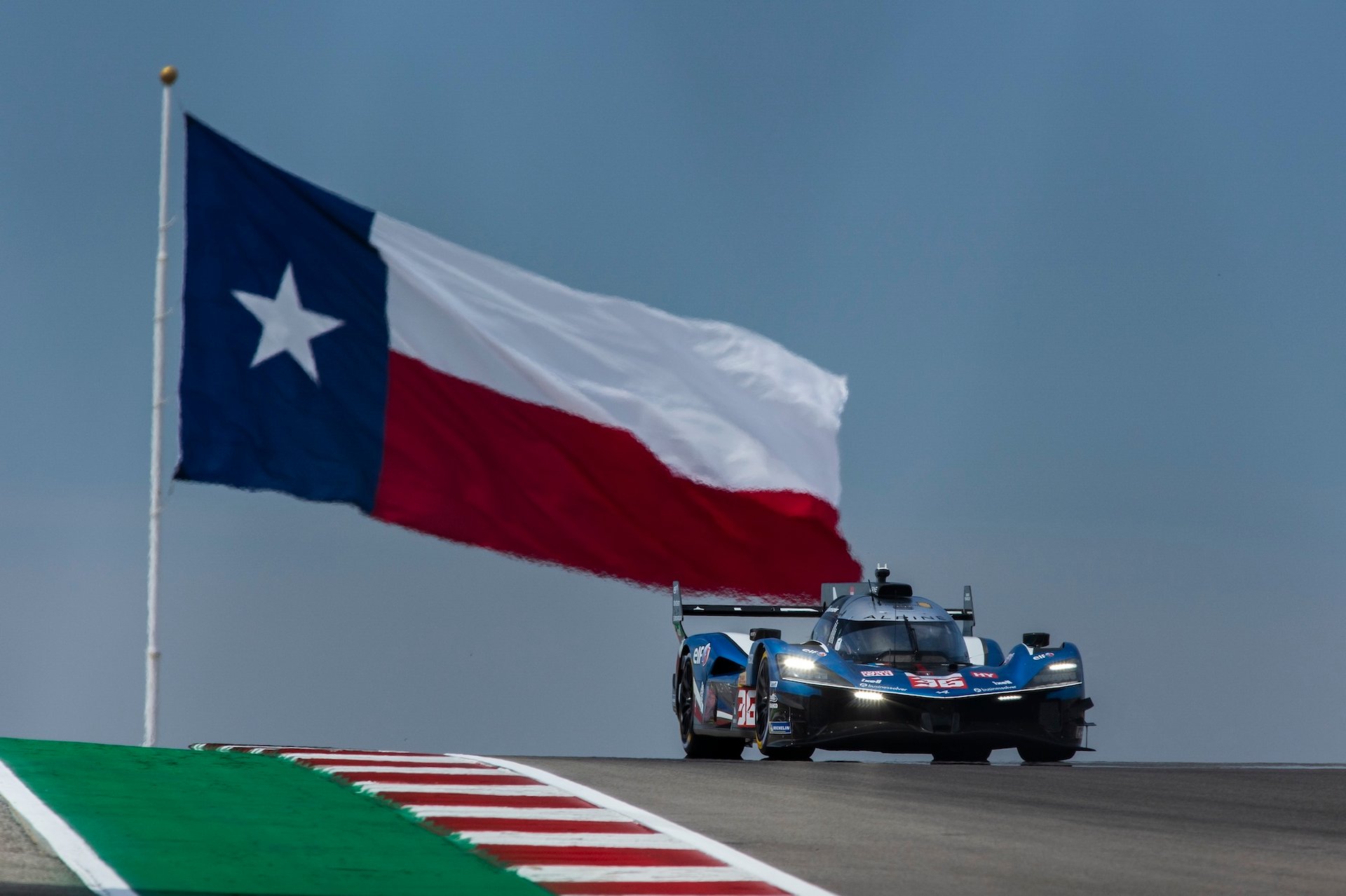 Wec Austin 2025 : Alpine Endurance Team Piégée Par La Pluie, Un Retour Manqué Au Texas 44 36 Makowiecki Frédéric (Fra), Gounon Jules (Fra), Schumacher Mick (Ger), Alpine Endurance Team, Alpine A424 #36, Hypercar, Action During The Lone Star Le Mans 2025, 6Th Round Of The 2025 Fia World Endurance Championship, From September 5 To 7, 2025 On The Circuit Of The Americas In Austin, Texas, United States Of America - Photo Thomas Fenetre / Dppi