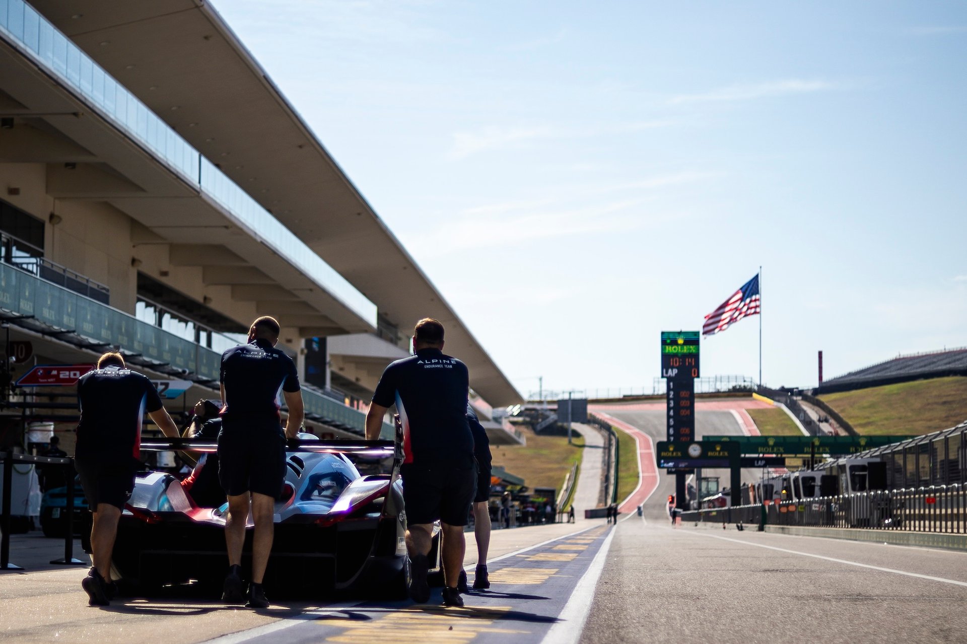 Wec Austin 2025 : Alpine Endurance Team Piégée Par La Pluie, Un Retour Manqué Au Texas 61 35 Chatin Paul-Loup (Fra), Habsburg Ferdinand (Aut), Milesi Charles (Fra), Alpine Endurance Team, Alpine A424, #35, Hypercar, Scrutineering, Verifications Techniques, Illustration During The Lone Star Le Mans 2025, 6Th Round Of The 2025 Fia World Endurance Championship, From September 5 To 7, 2025 On The Circuit Of The Americas In Austin, Texas, United States Of America - Photo Thomas Fenetre / Dppi